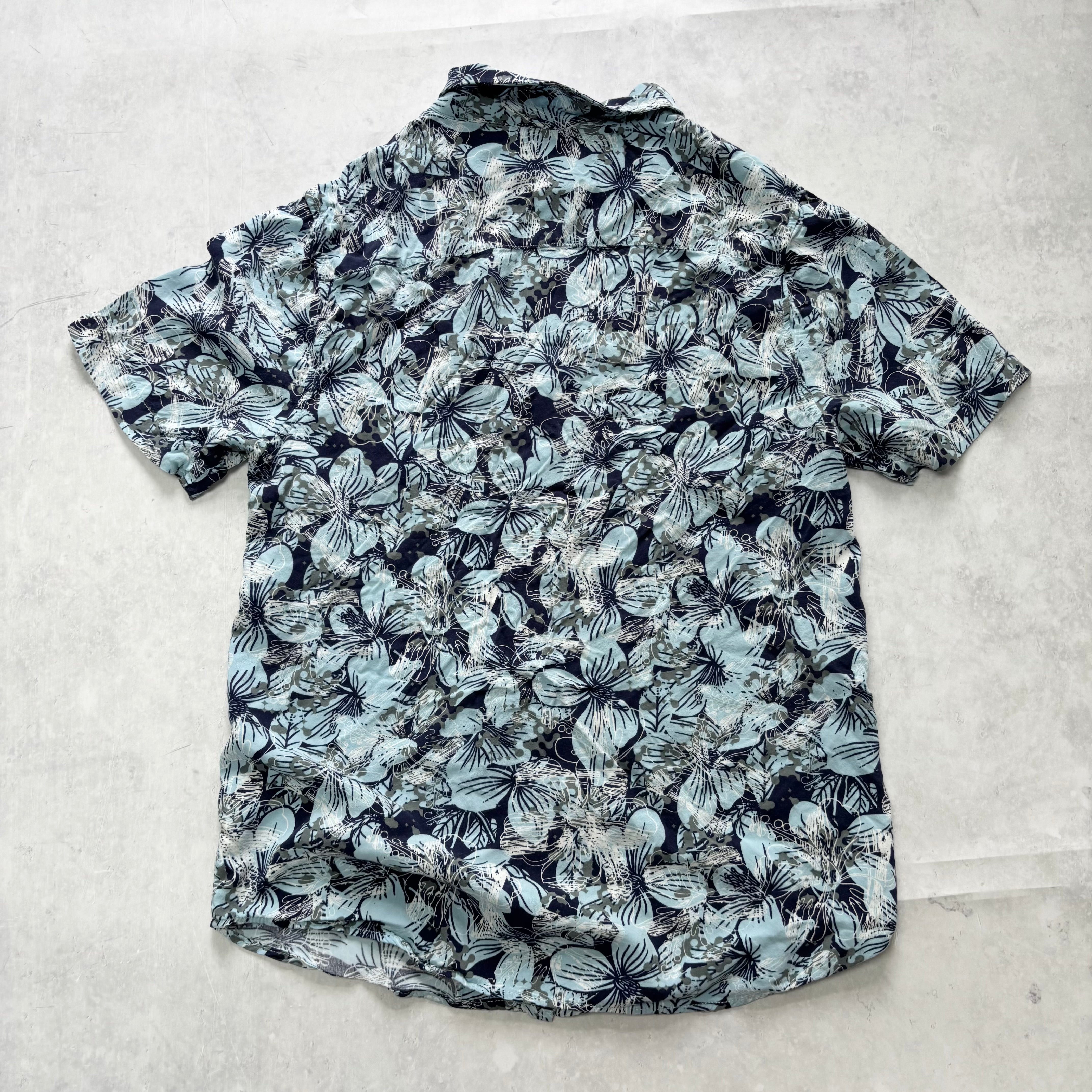 Hawaiian Shirt Mens Small Blue Floral Aloha Short Sleeve Rayon Regular Fit (E)