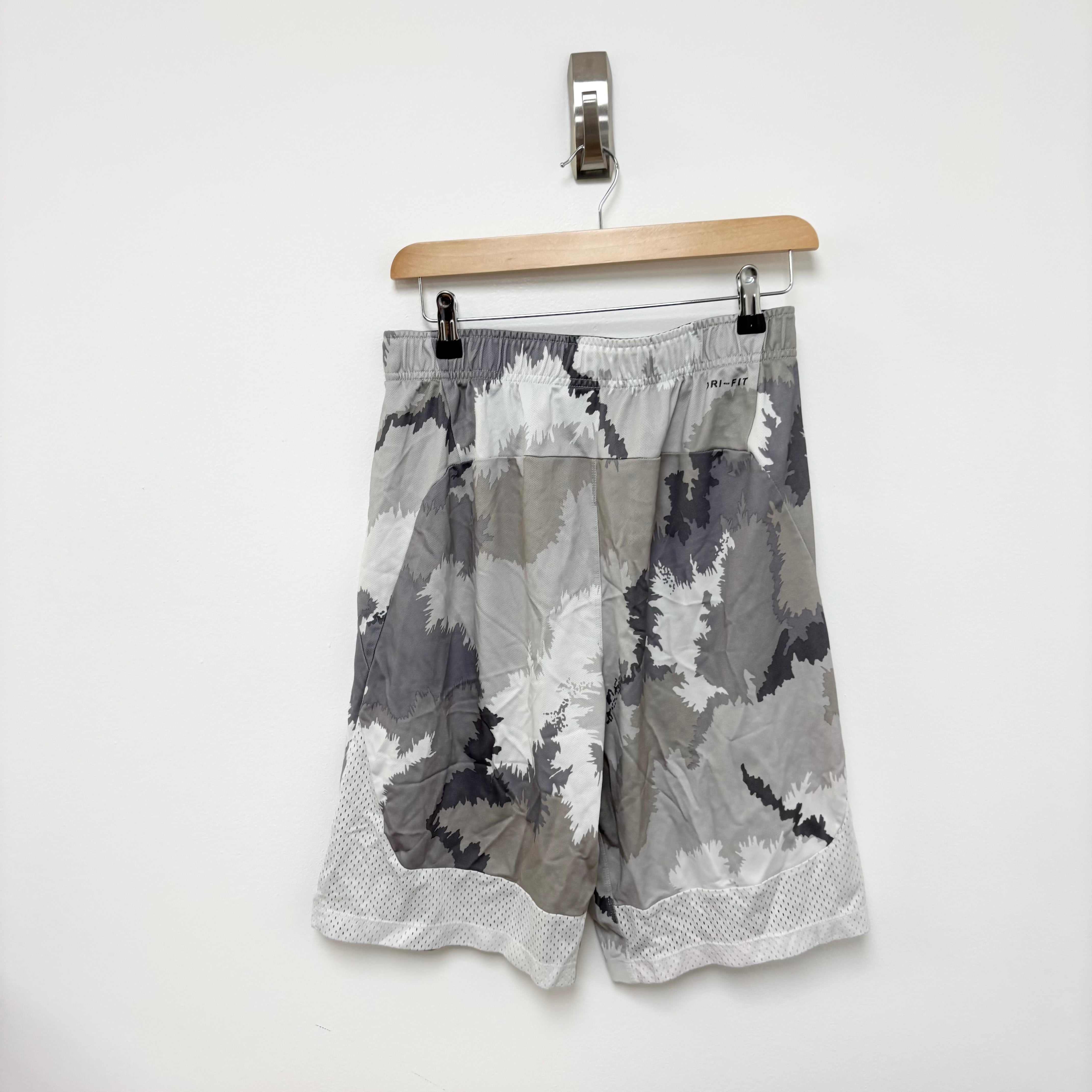 Nike Shorts Mens Medium Grey Dri Fit Running Sports Gym Athletic Pockets