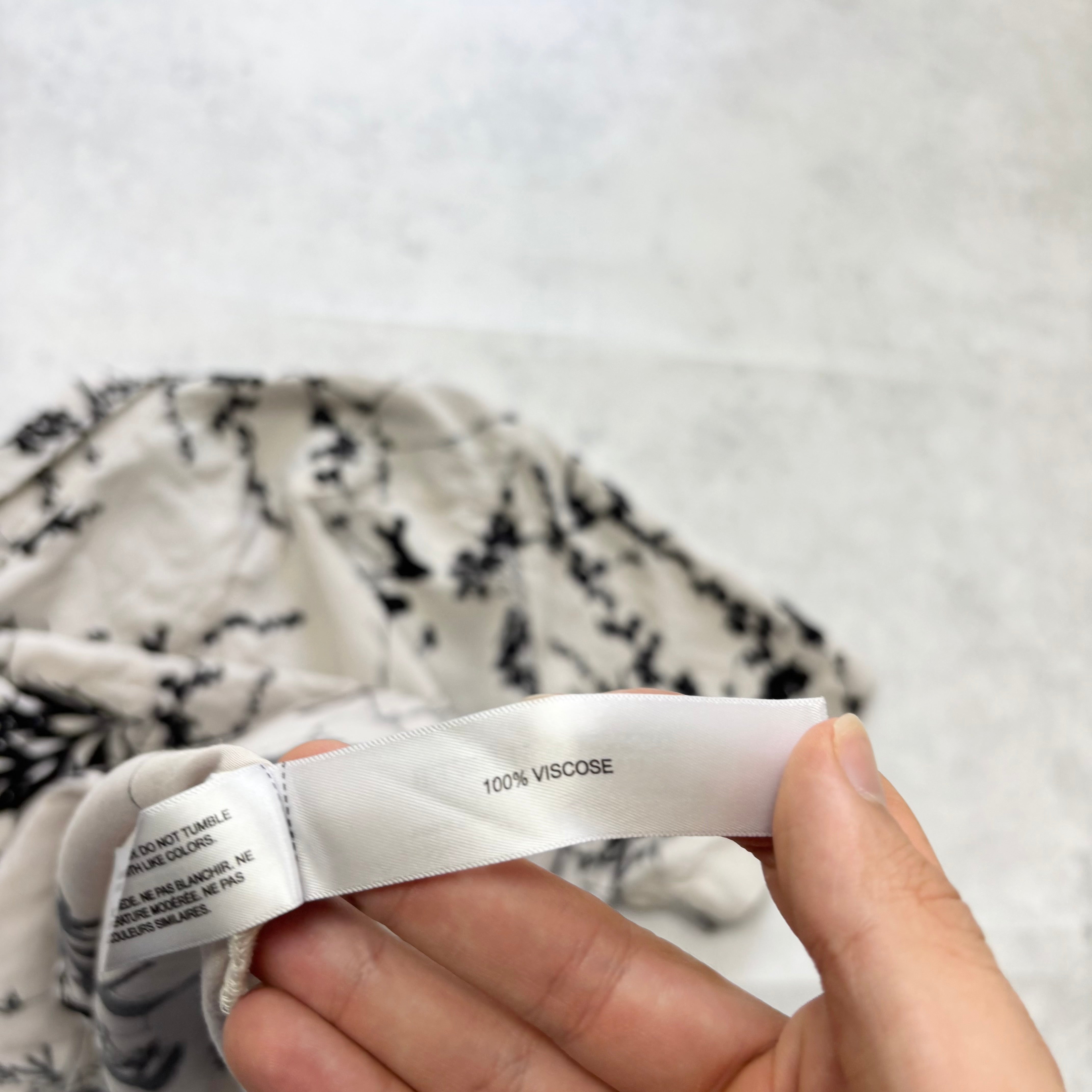 Hawaiian Shirt Mens XL Grey Floral Aloha Short Sleeve Viscose Slim Fit (E)