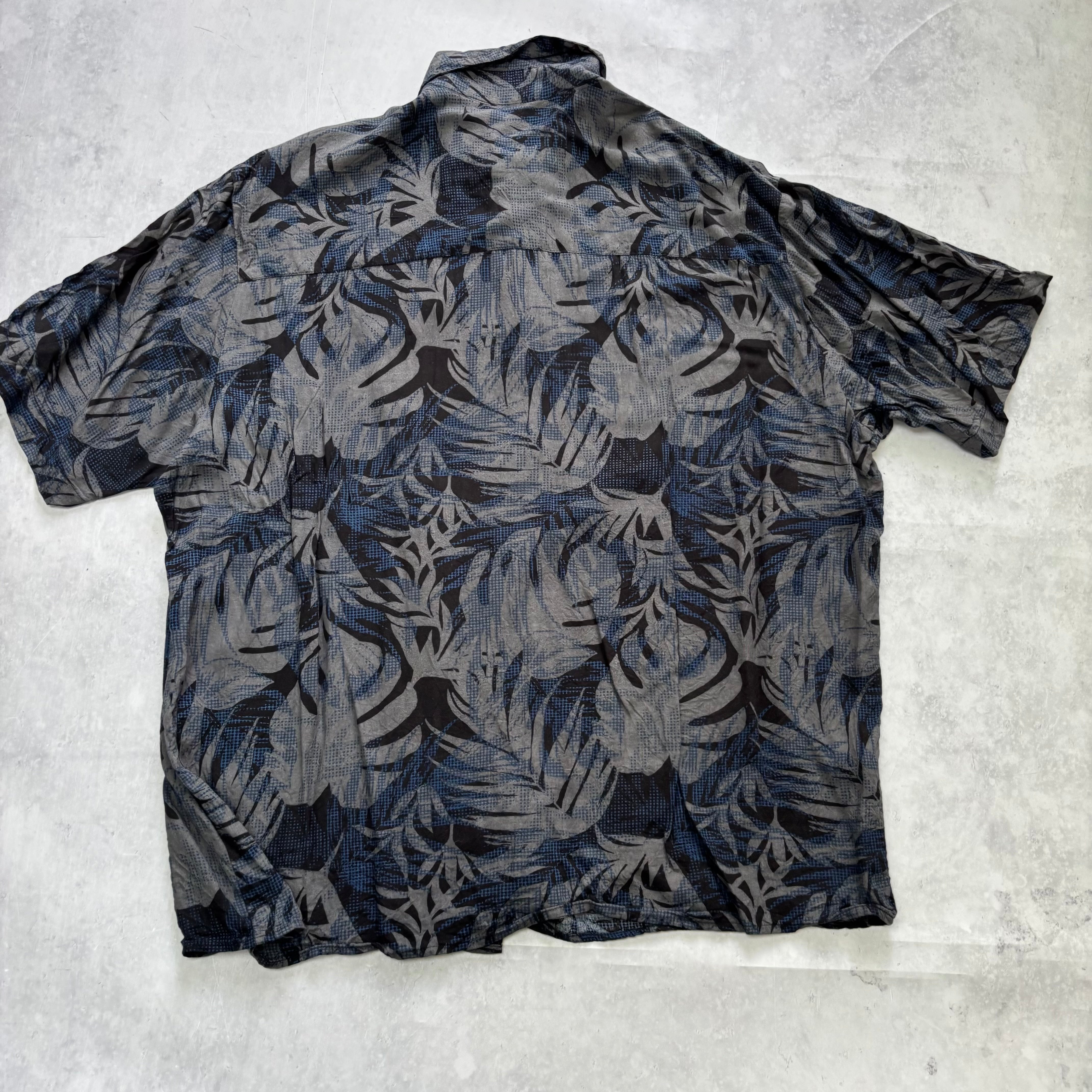 Hawaiian Shirt Mens XL Grey Floral Aloha Short Sleeve (E)