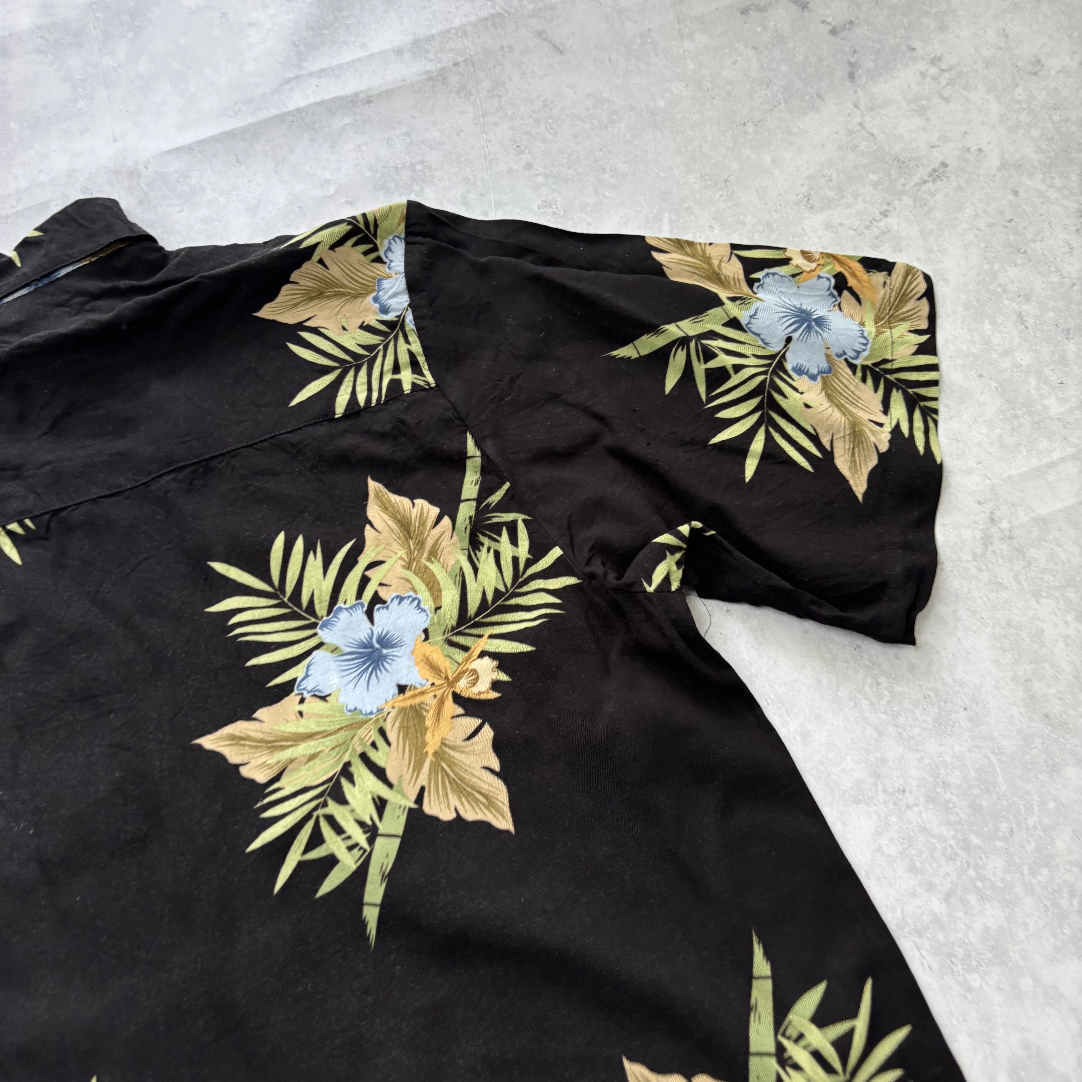 Vintage Hawaiian Shirt Mens Medium Black Floral Aloha Short Sleeve Rayon (E)