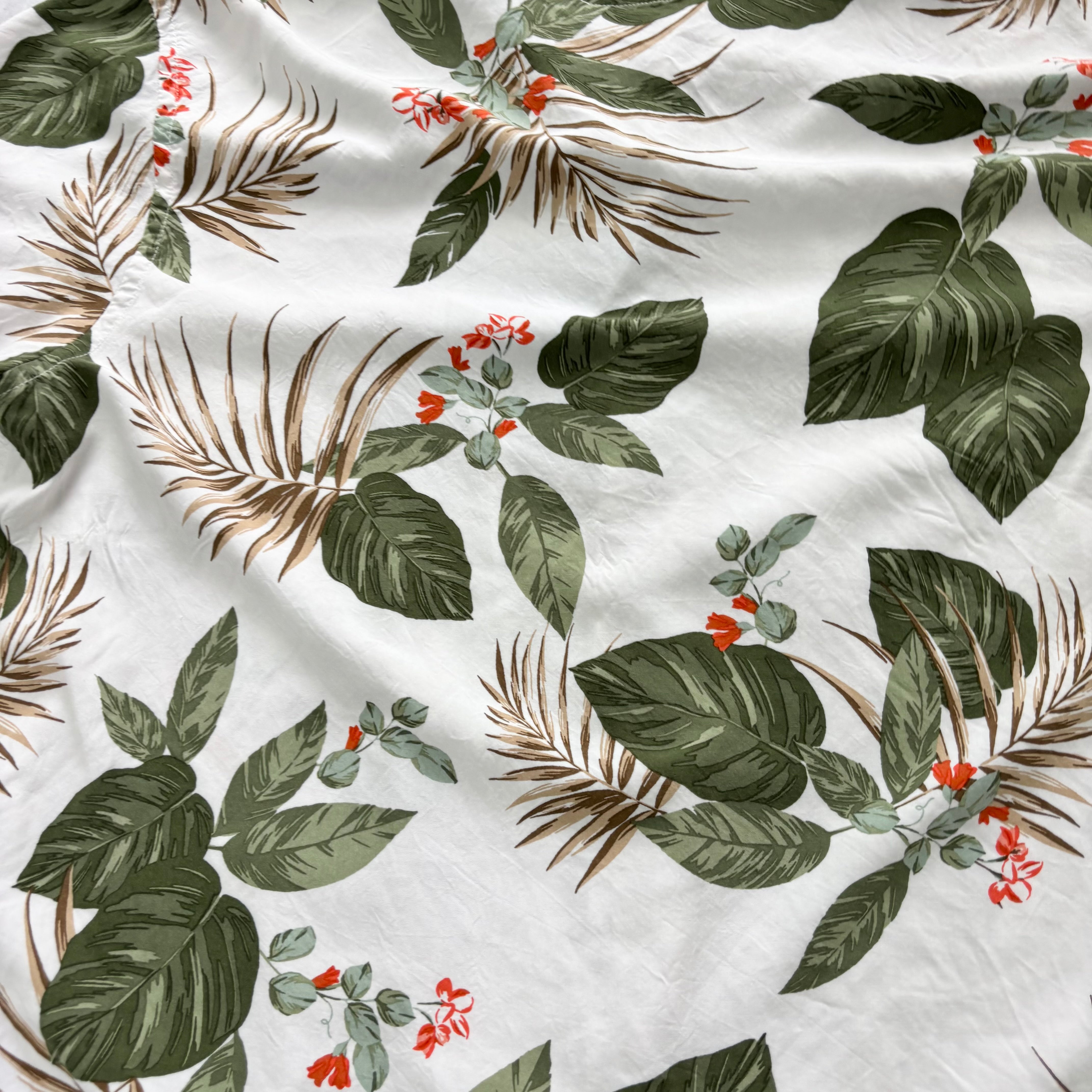 Hawaiian Shirt Mens XL White Floral Aloha Short Sleeve Rayon (E)