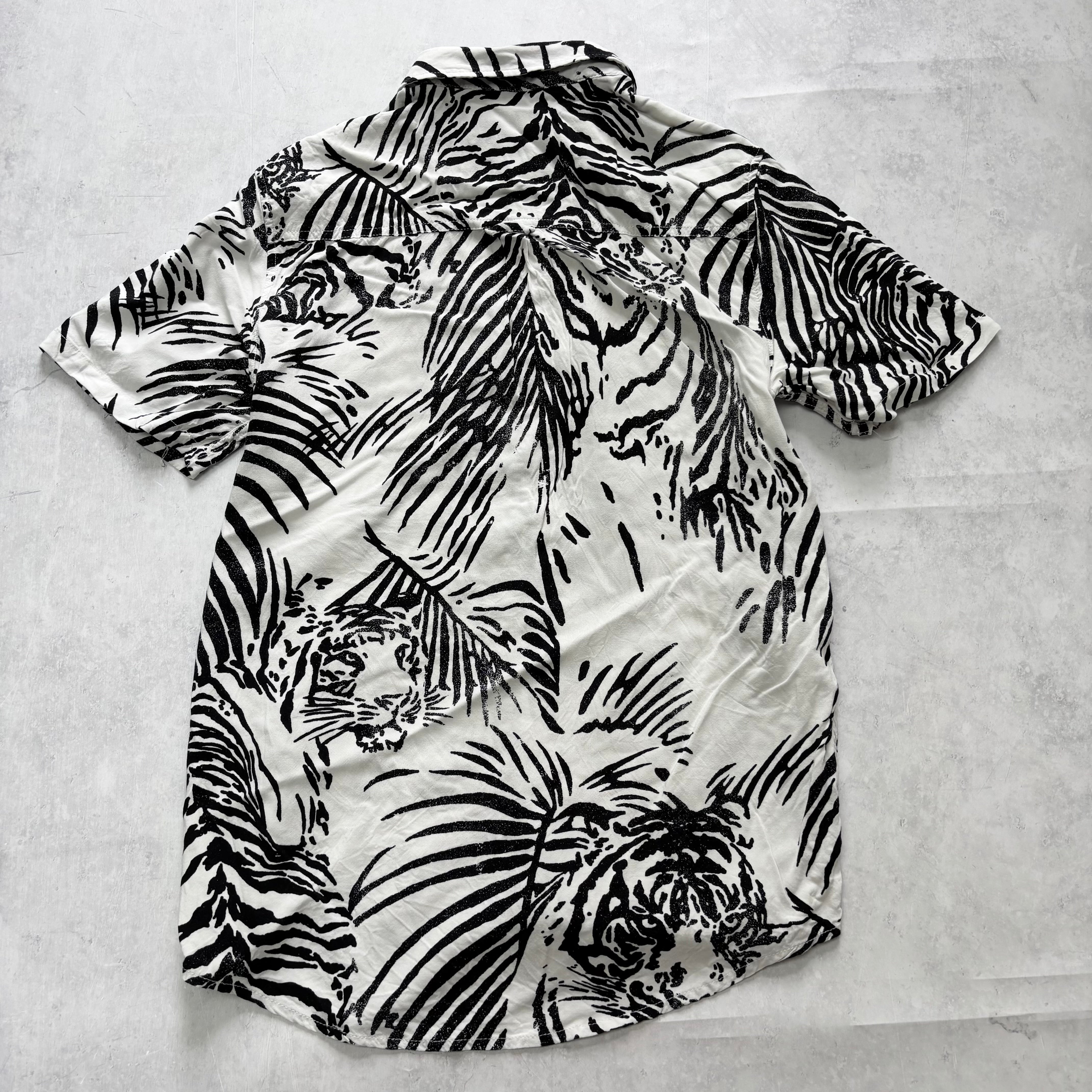 Hawaiian Shirt Mens Small White Floral Aloha Short Sleeve Viscose (E)