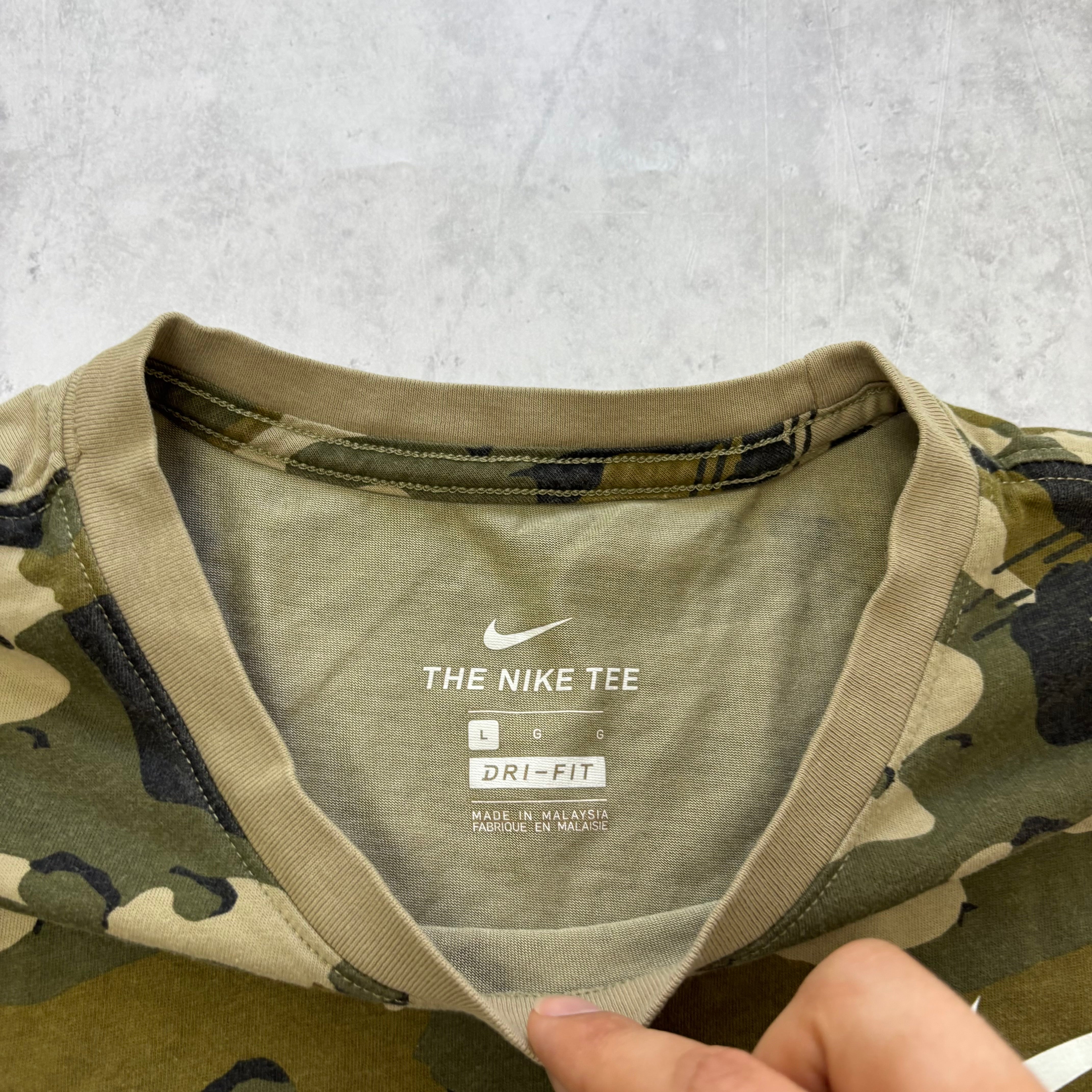 Nike T Shirt Mens Large Army Camo Dri Fit Camouflage (E)