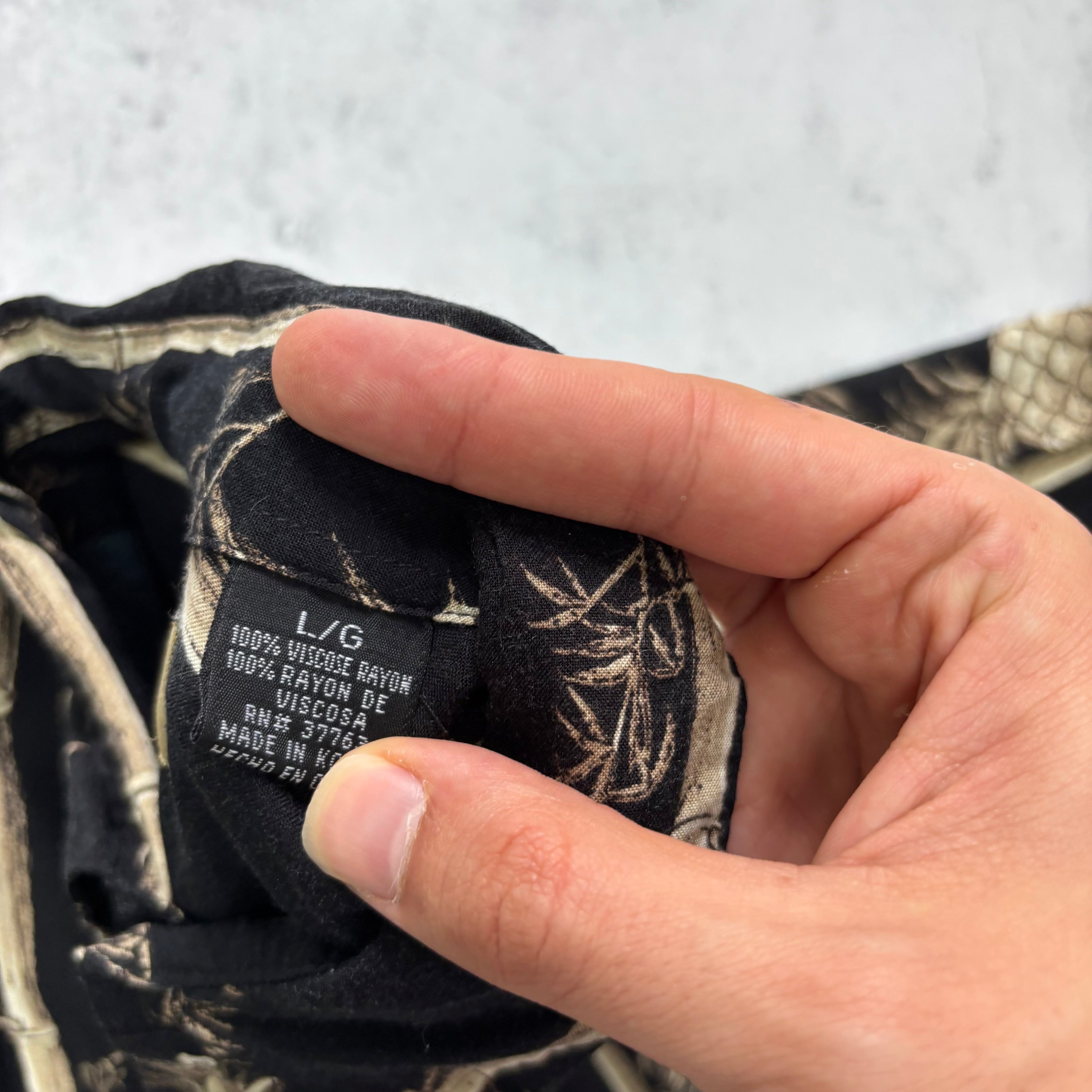Vintage Hawaiian Shirt Mens Large Black Floral Aloha Short Sleeve Rayon (E)
