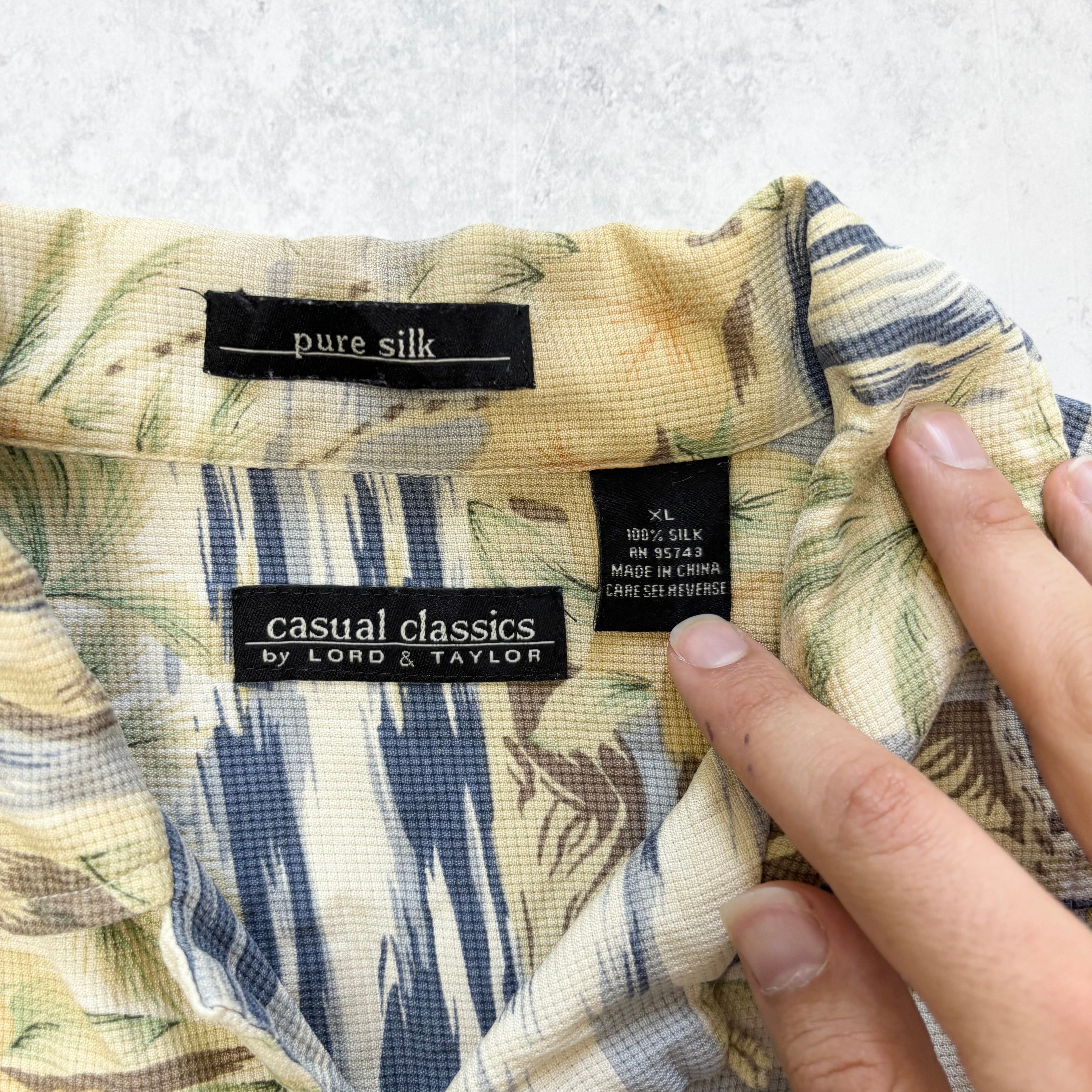 Vintage Hawaiian Shirt Mens XL Multicoloured Floral Aloha Short Sleeve Silk (E)