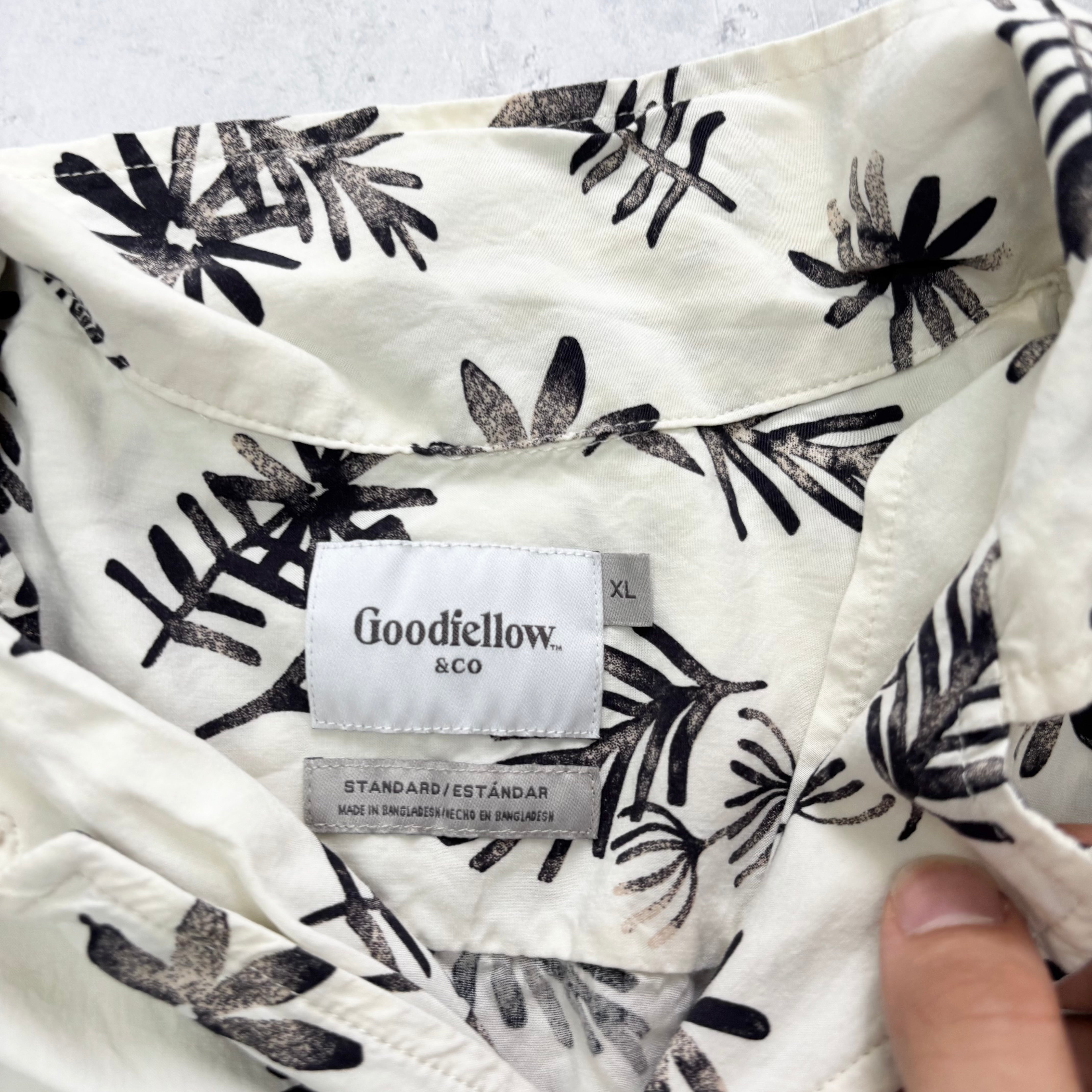 Hawaiian Shirt Mens XL Cream Floral Aloha Short Sleeve Rayon (E)