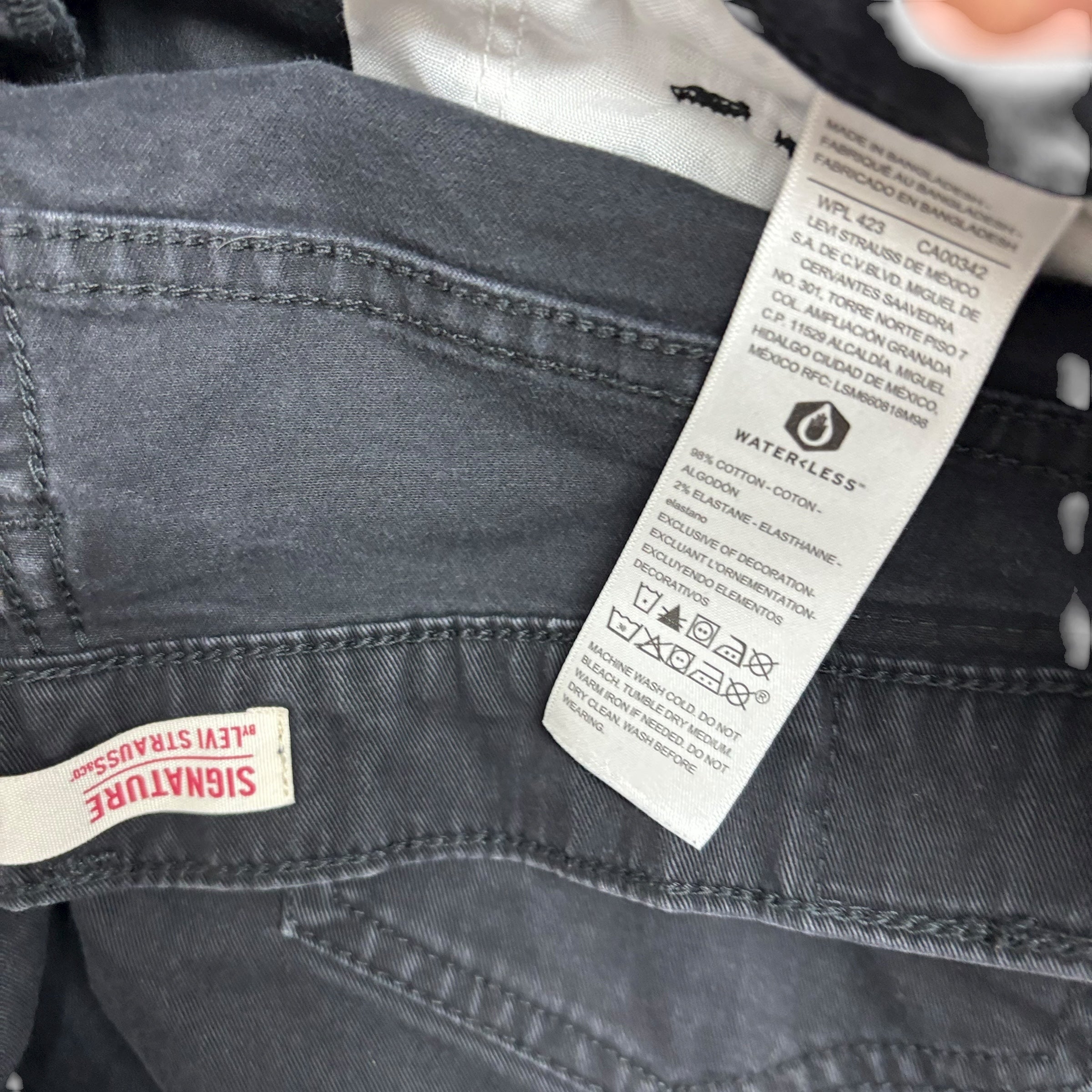 Levis Signature Trousers W34 L28 Mens Black Athletic Fit Stretch Pants