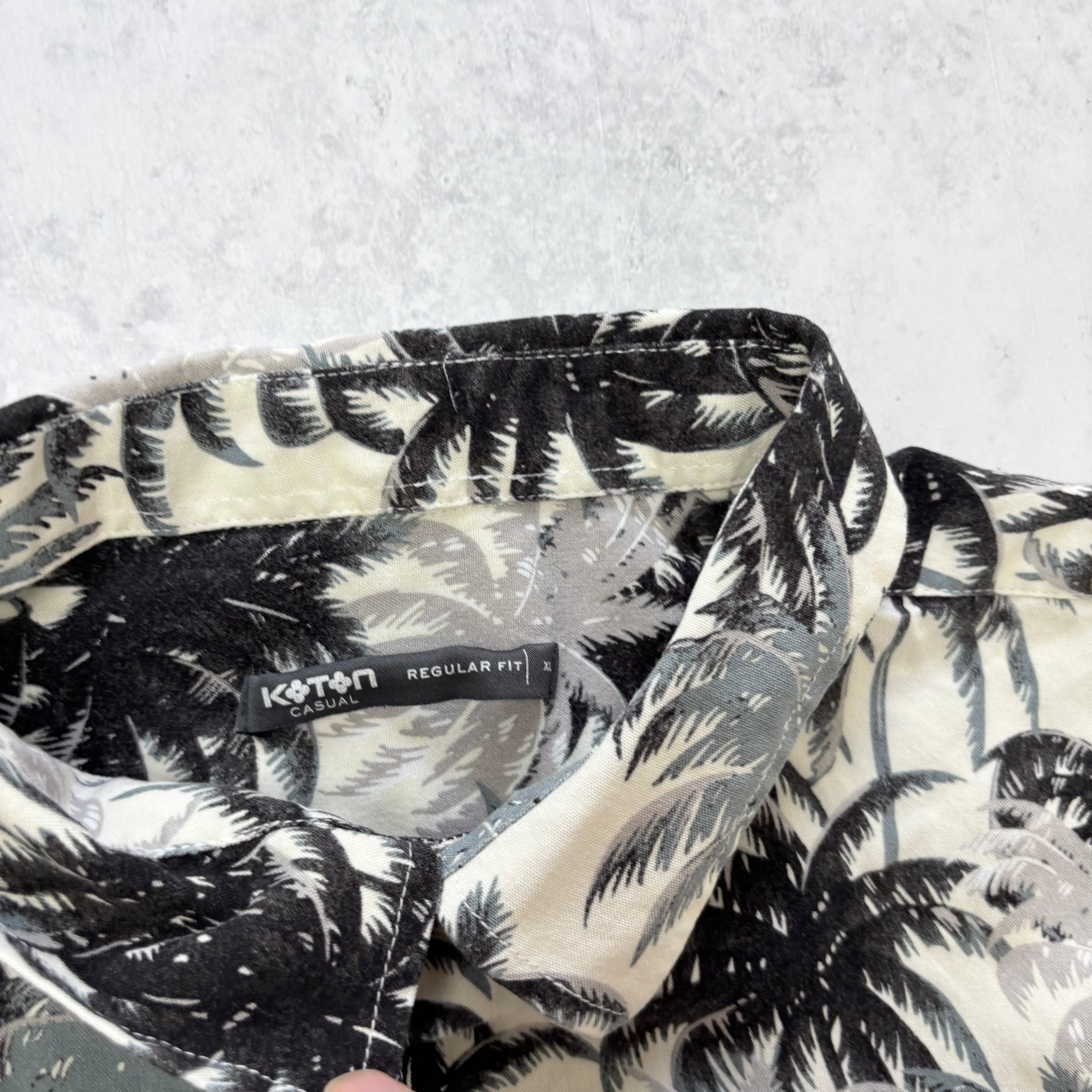 Hawaiian Shirt Mens XL Multi Floral Aloha Short Sleeve Viscose Slim Fit (E)