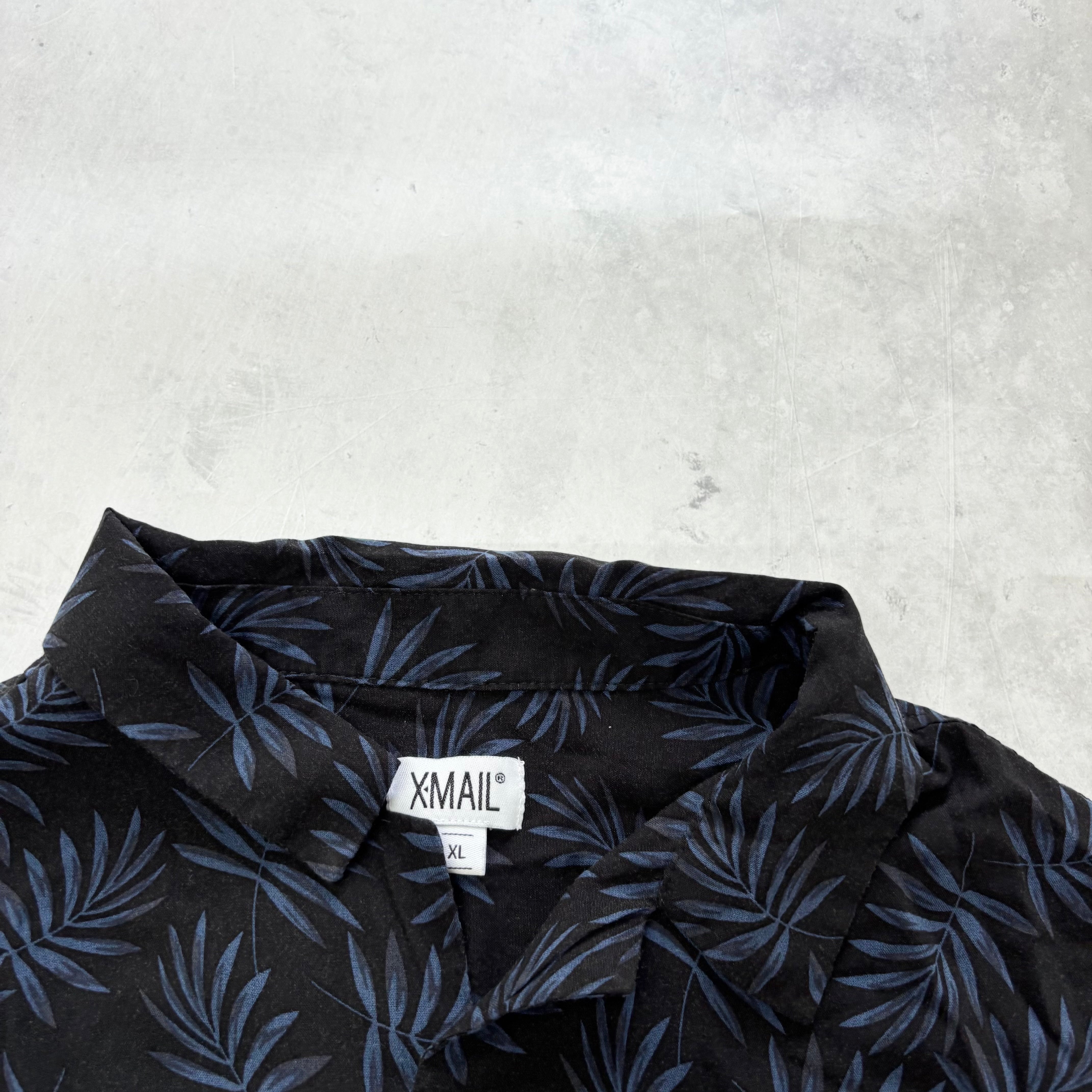 Hawaiian Shirt Mens XL Black Floral Aloha Short Sleeve Viscose (E)