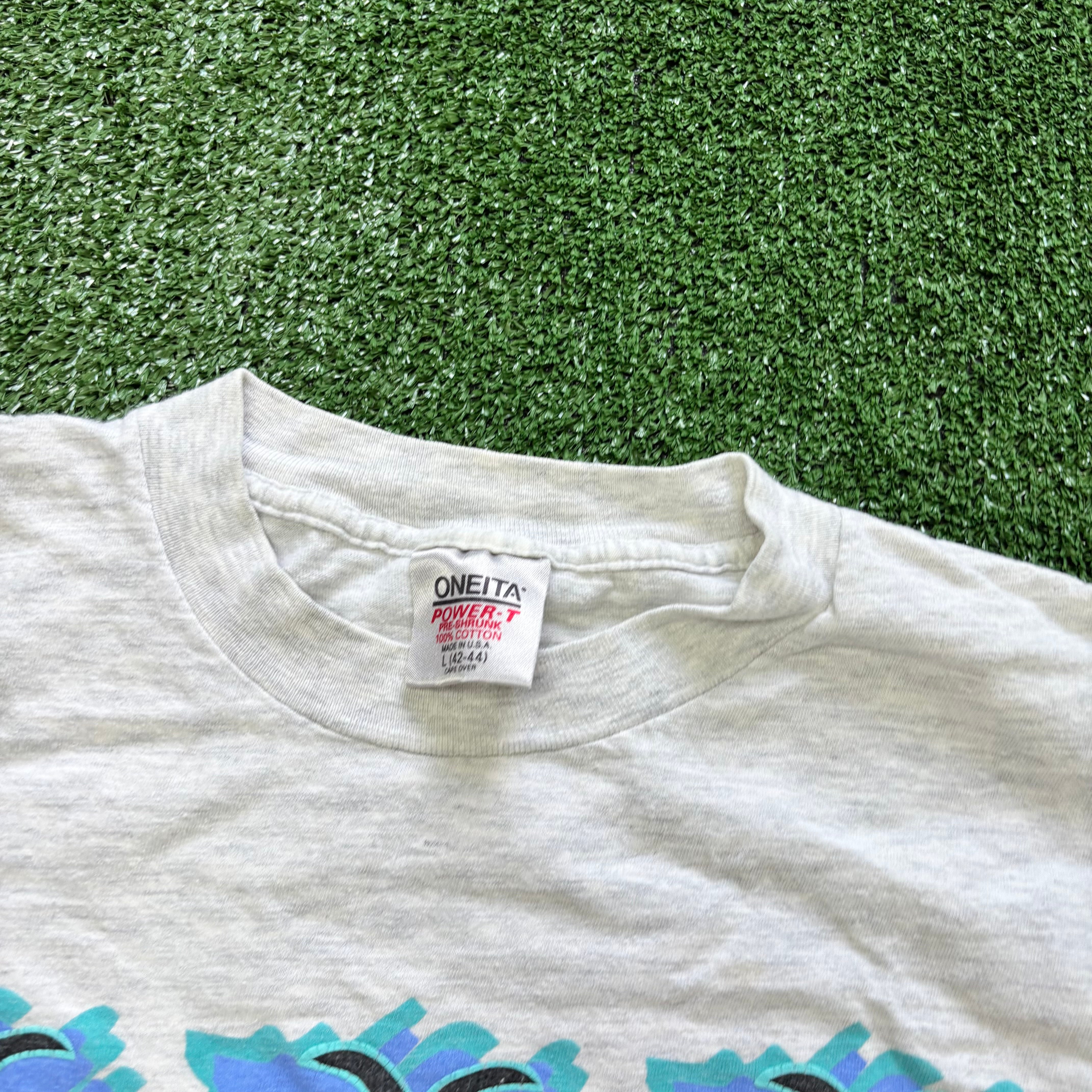 Vintage T Shirt Mens Small Grey Single Stitch Graphic Print 90s USA Tourist