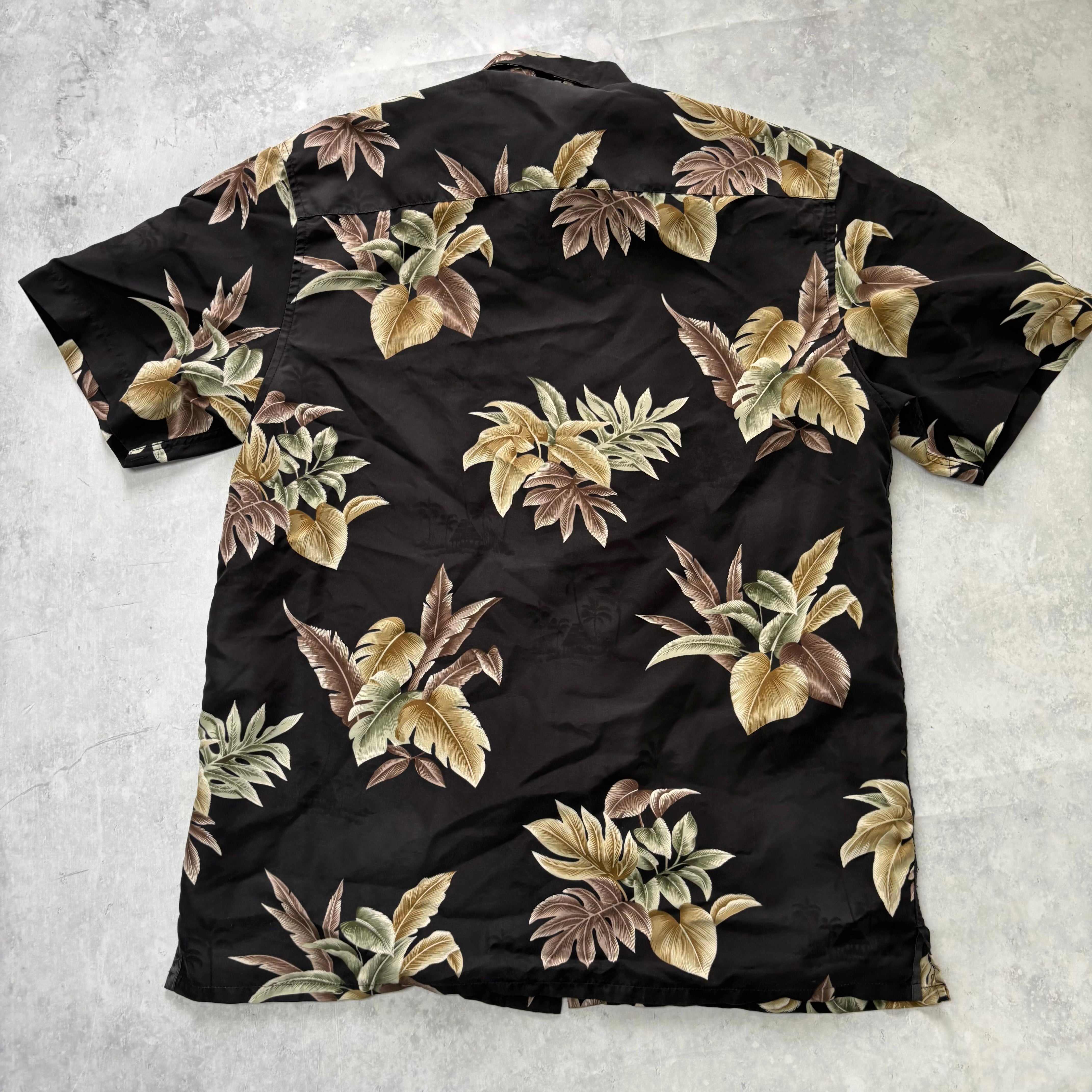 Vintage Hawaiian Shirt Mens Small Black Floral Aloha Short Sleeve Polyester (E)
