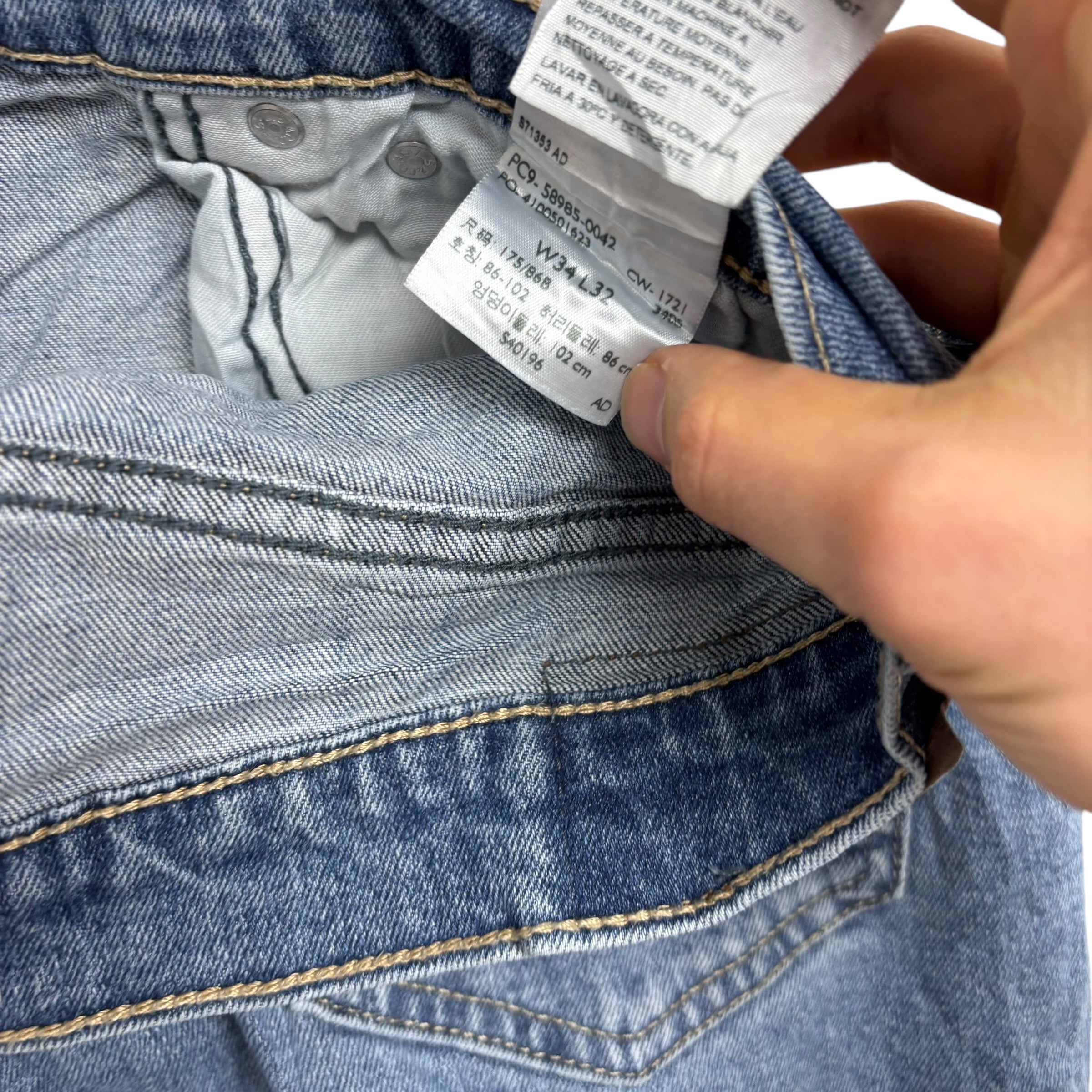 Levis Signature Jeans W34 L30 Mens Light Blue Relaxed Straight Fit Stretch (E)