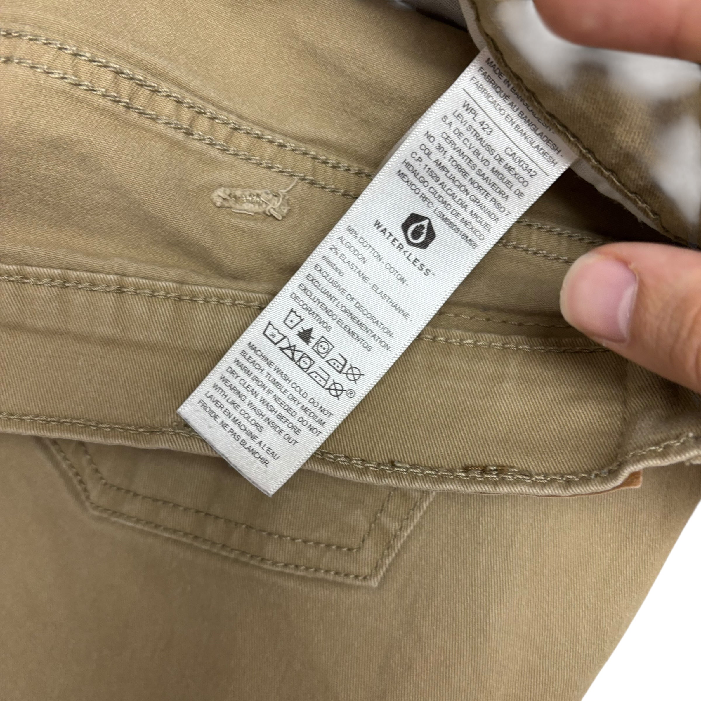 Levis Signature Trousers W38 L30 Mens Beige Athletic Straight Stretch Pants