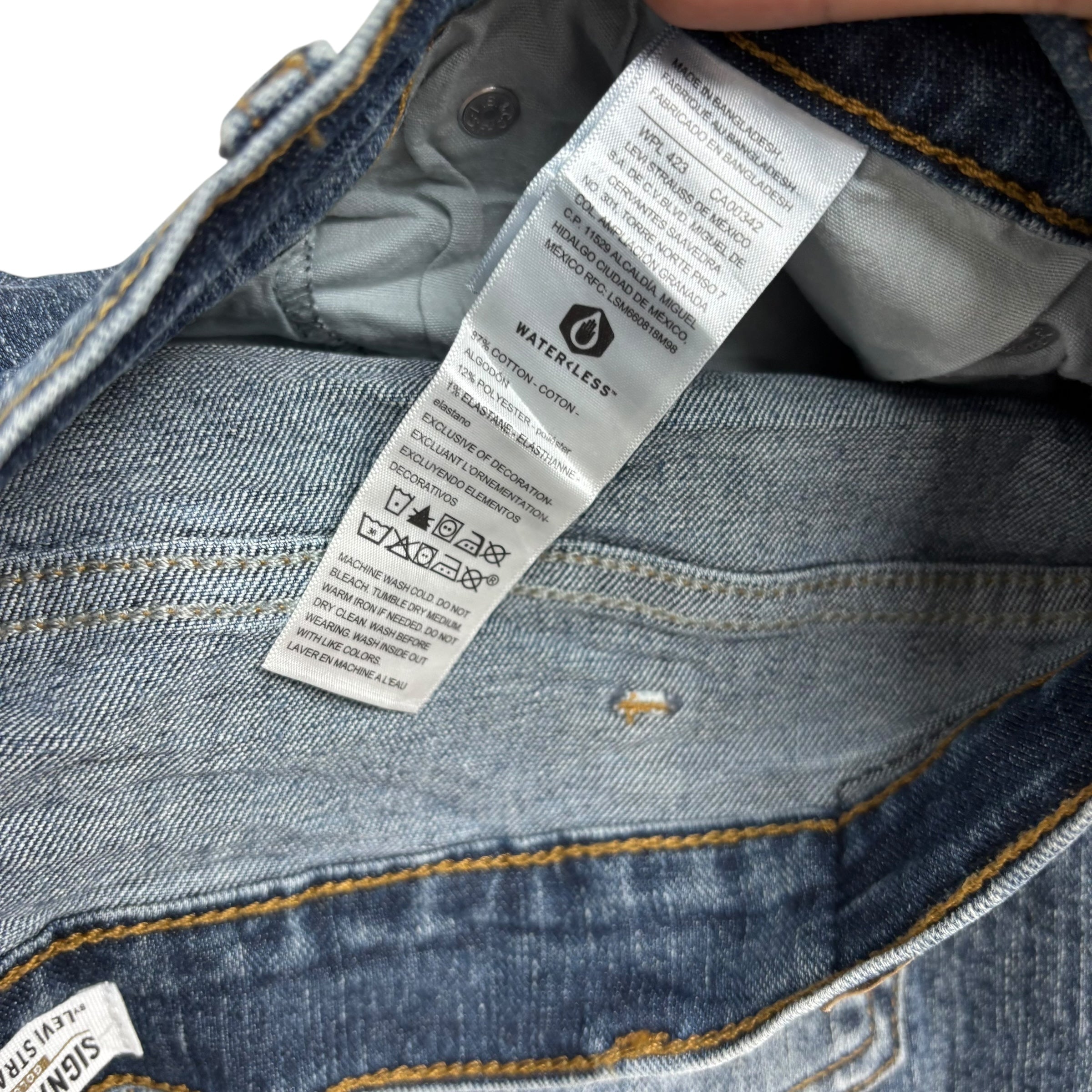 Levis Signature Jeans W38 L30 Mens Mid Blue Athletic Tapered Stretch Denim (E)