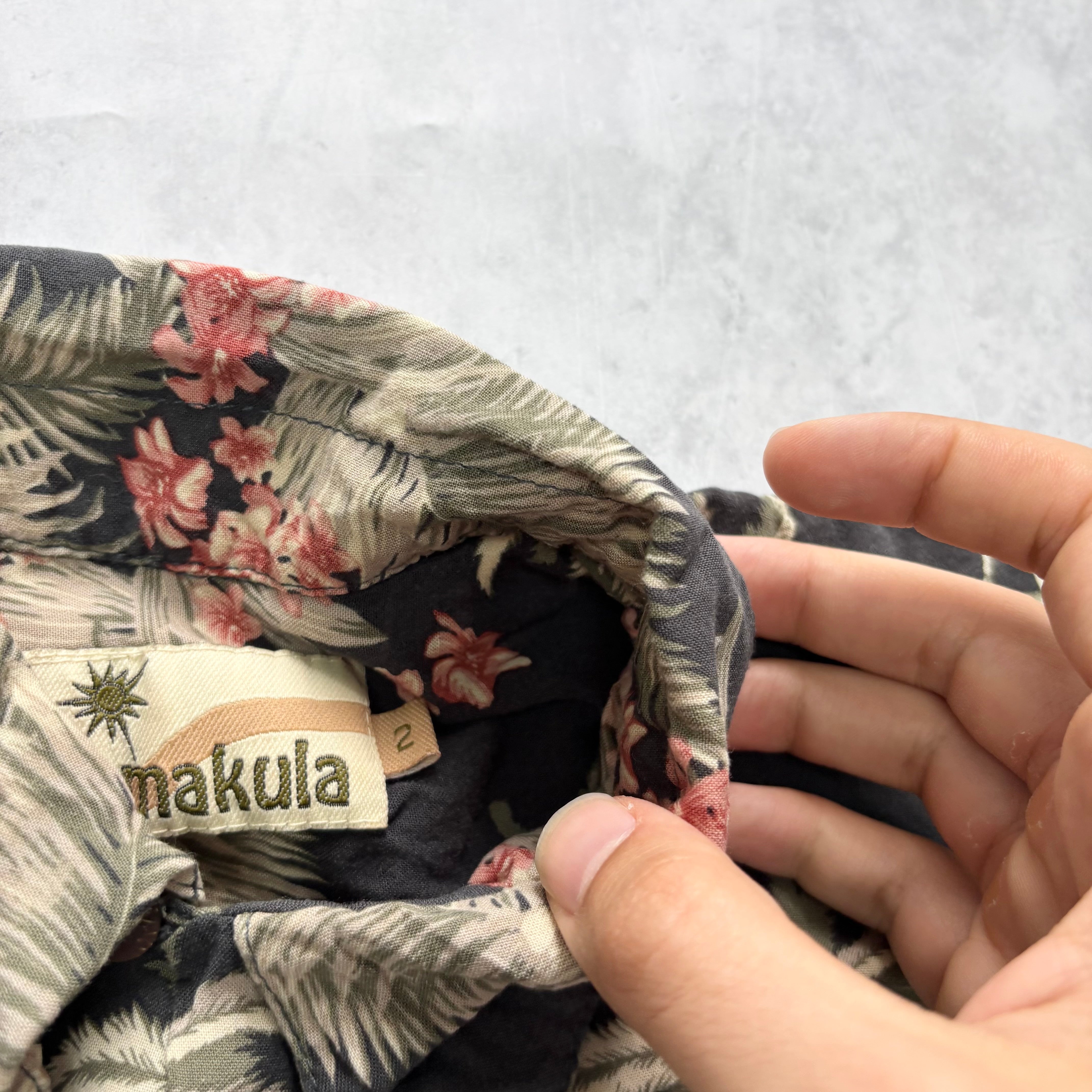 Vintage Hawaiian Shirt Mens Small Black Floral Aloha Short Sleeve Viscose (E)