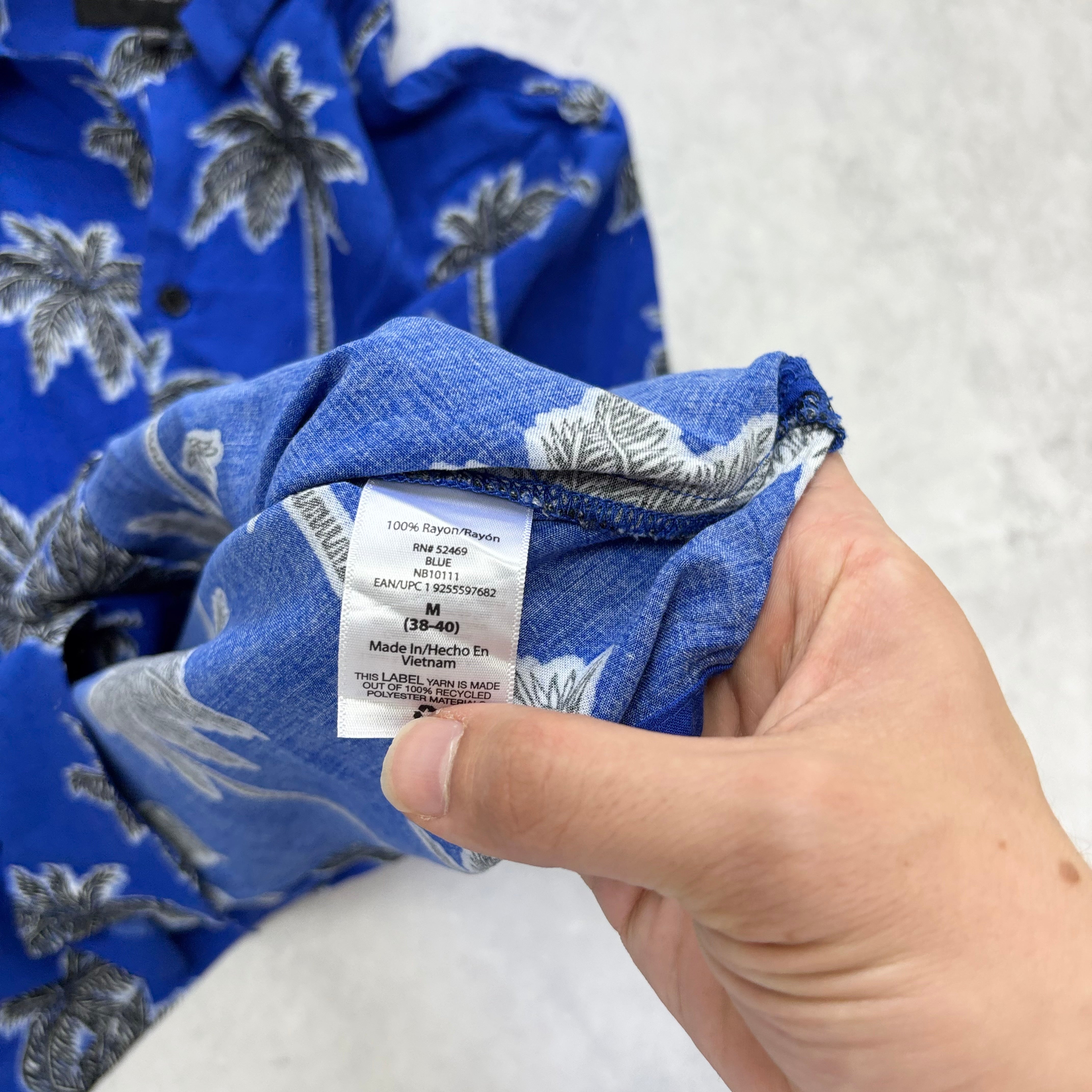 Hawaiian Shirt Mens Medium Blue Floral Aloha Short Sleeve Rayon (E)
