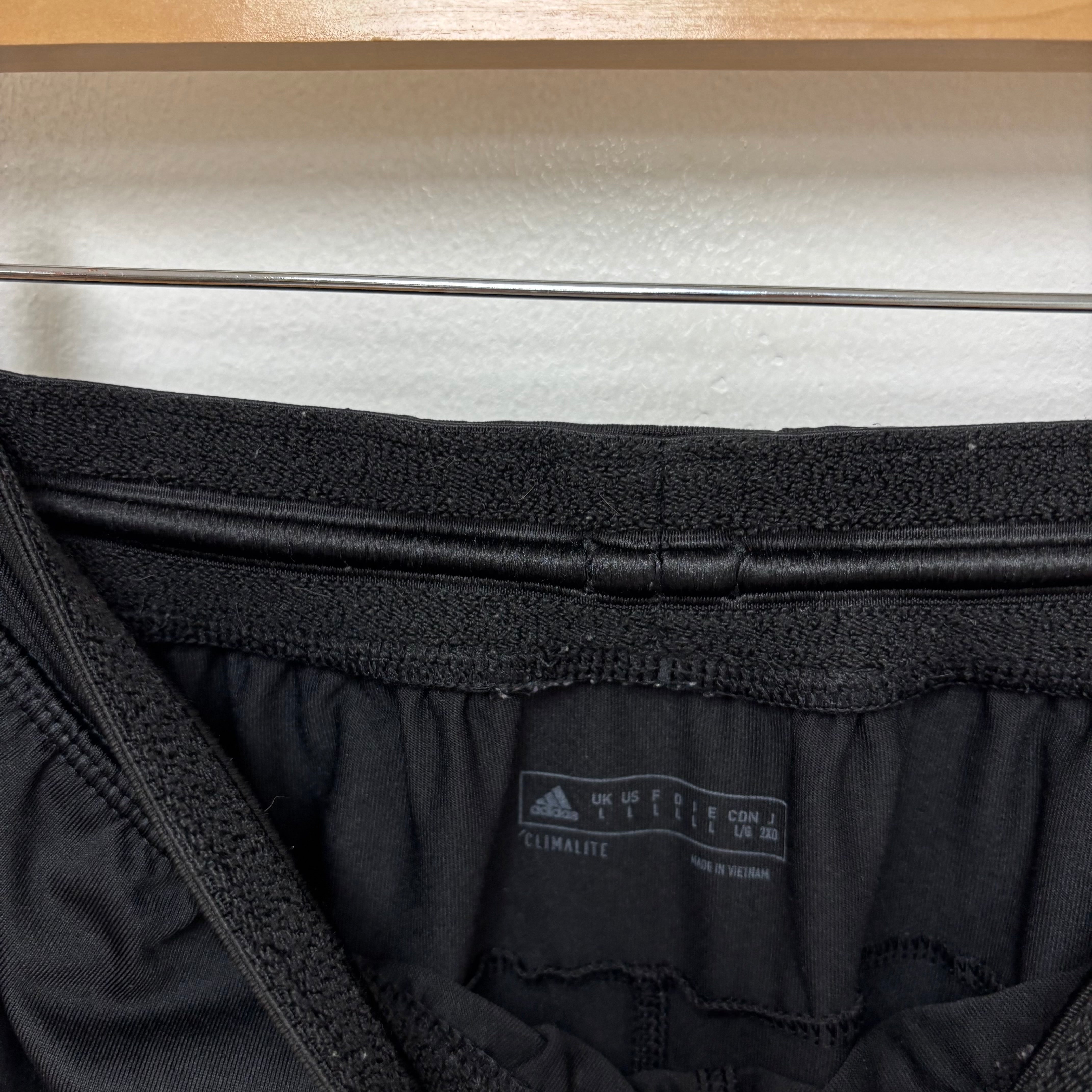 Adidas Shorts Mens Large Black Sports Running Gym Athletic Pockets (E)