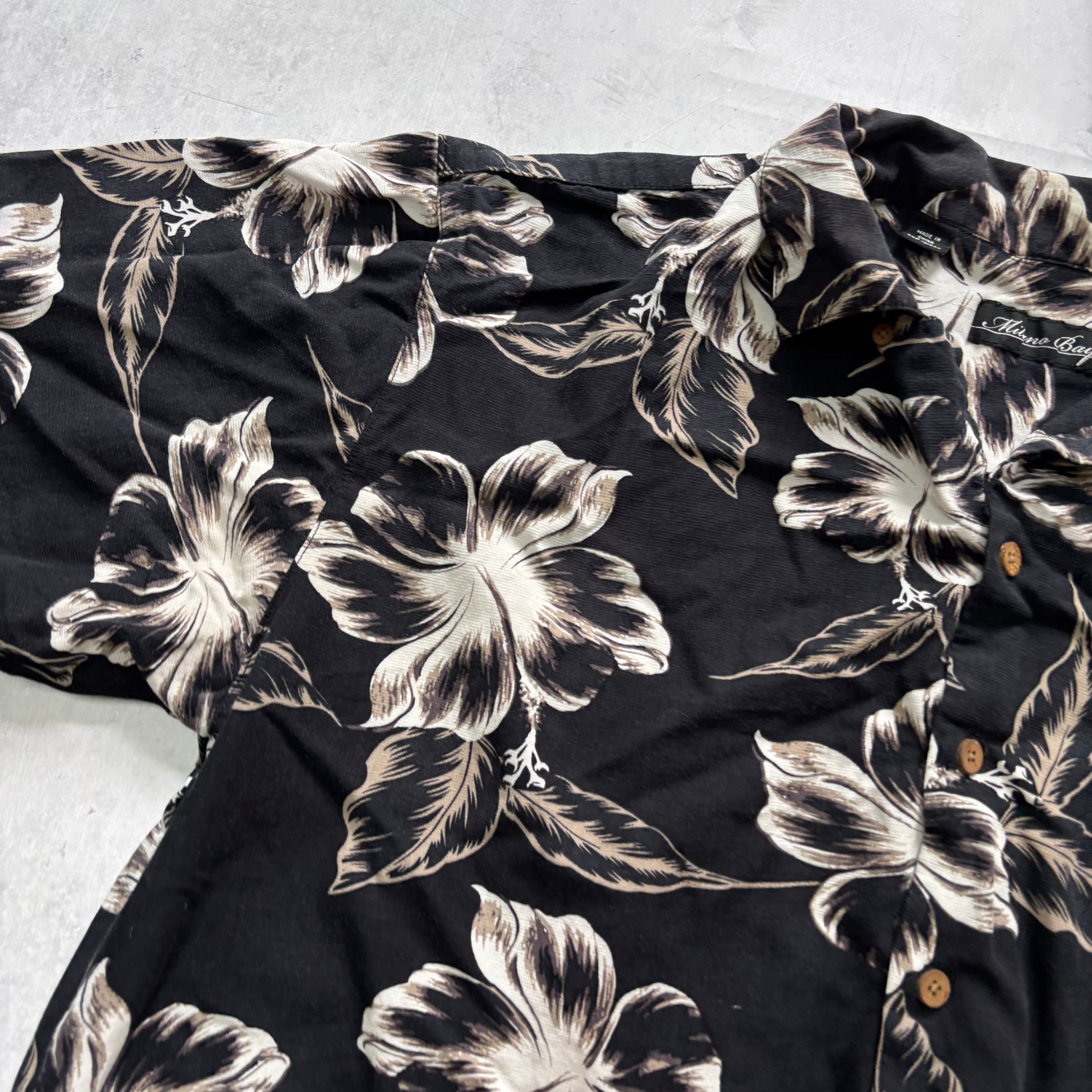 Vintage Hawaiian Shirt Mens XL Black Floral Aloha Short Sleeve Rayon Blend (E)