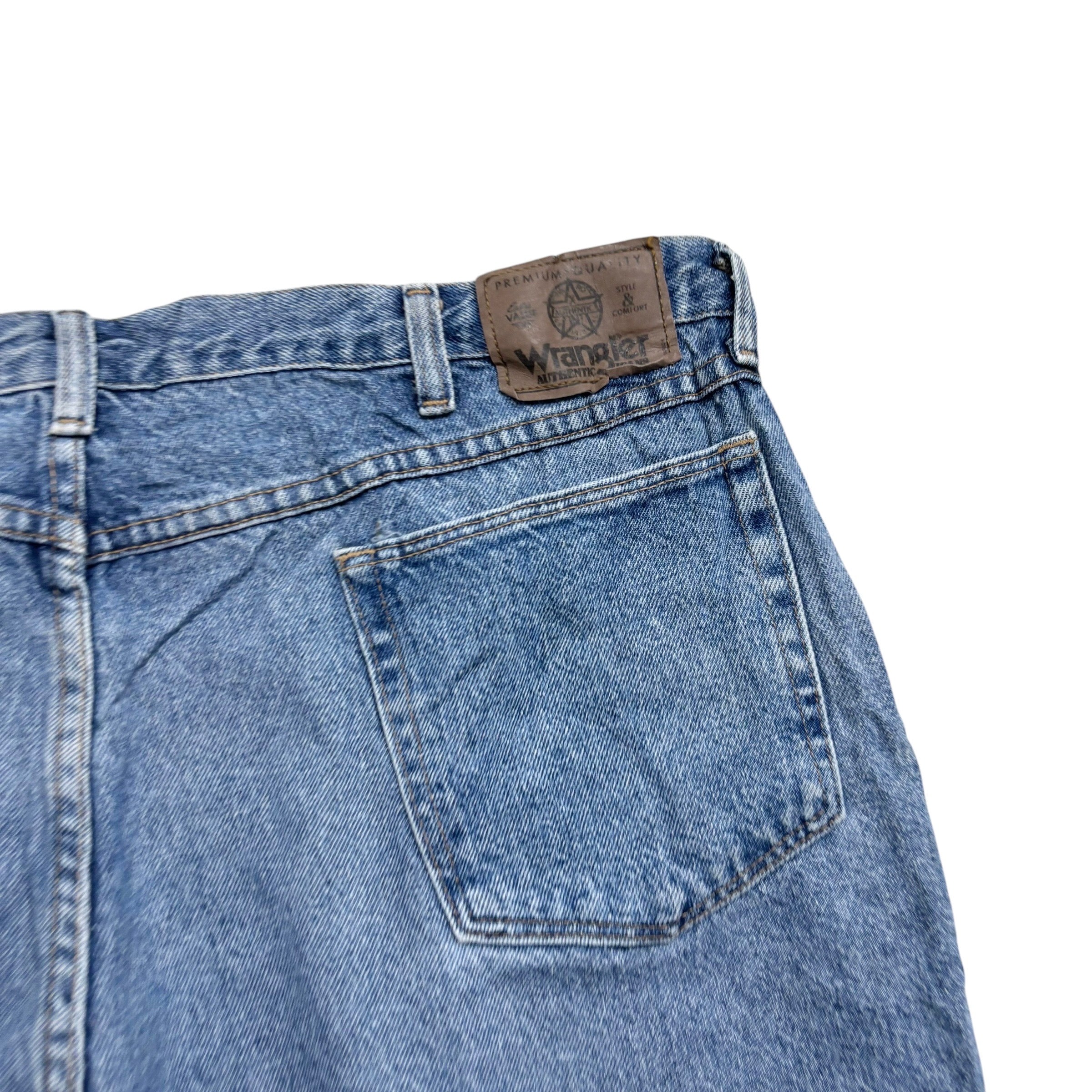 Vintage Wrangler Jorts W40 Mens Denim Shorts Light Blue Baggy Relaxed Fit (E)