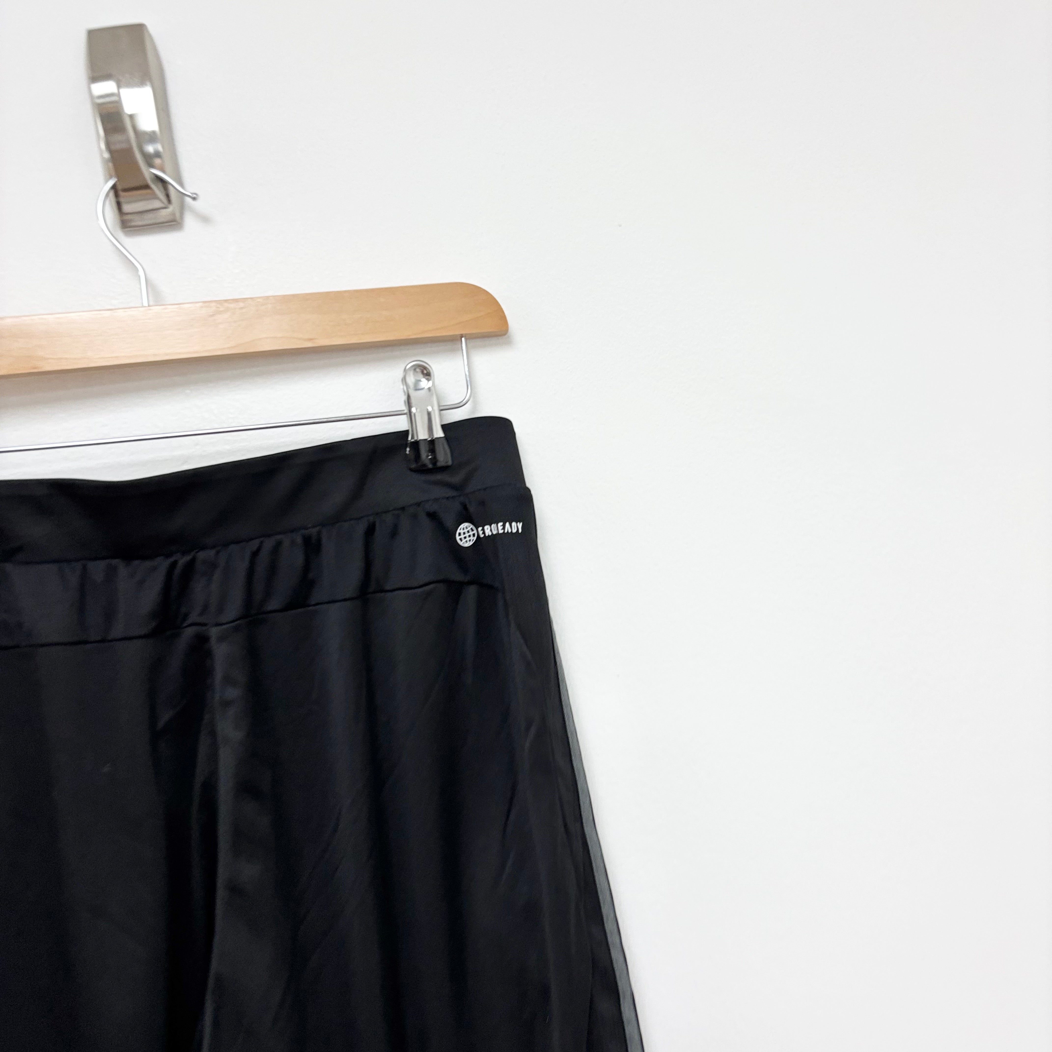 Adidas Shorts Mens Medium Black Sports Running Gym Athletic Pockets (E)