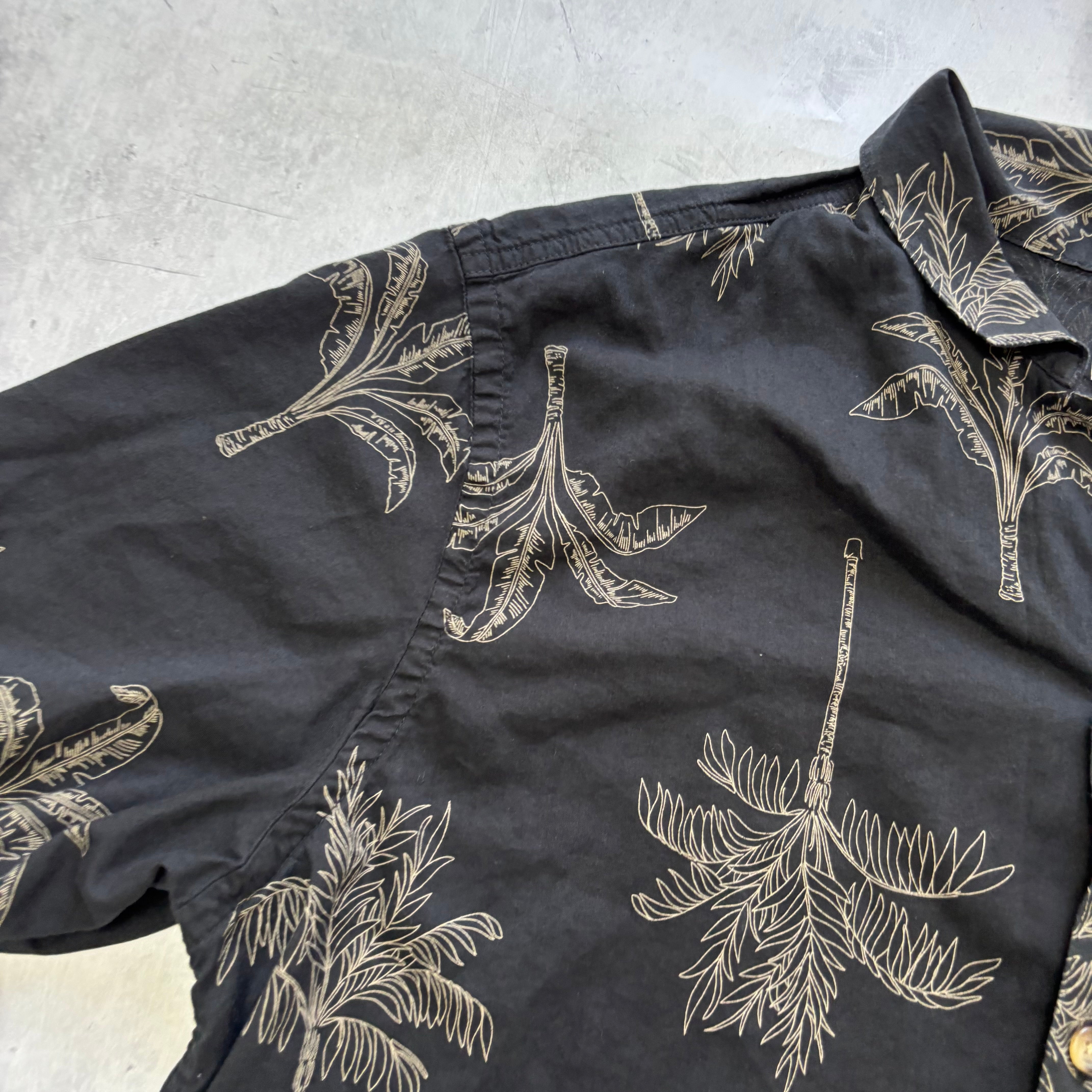 Old Navy Hawaiian Shirt Mens XL Black Floral Aloha Short Sleeve Cotton Blend (E)