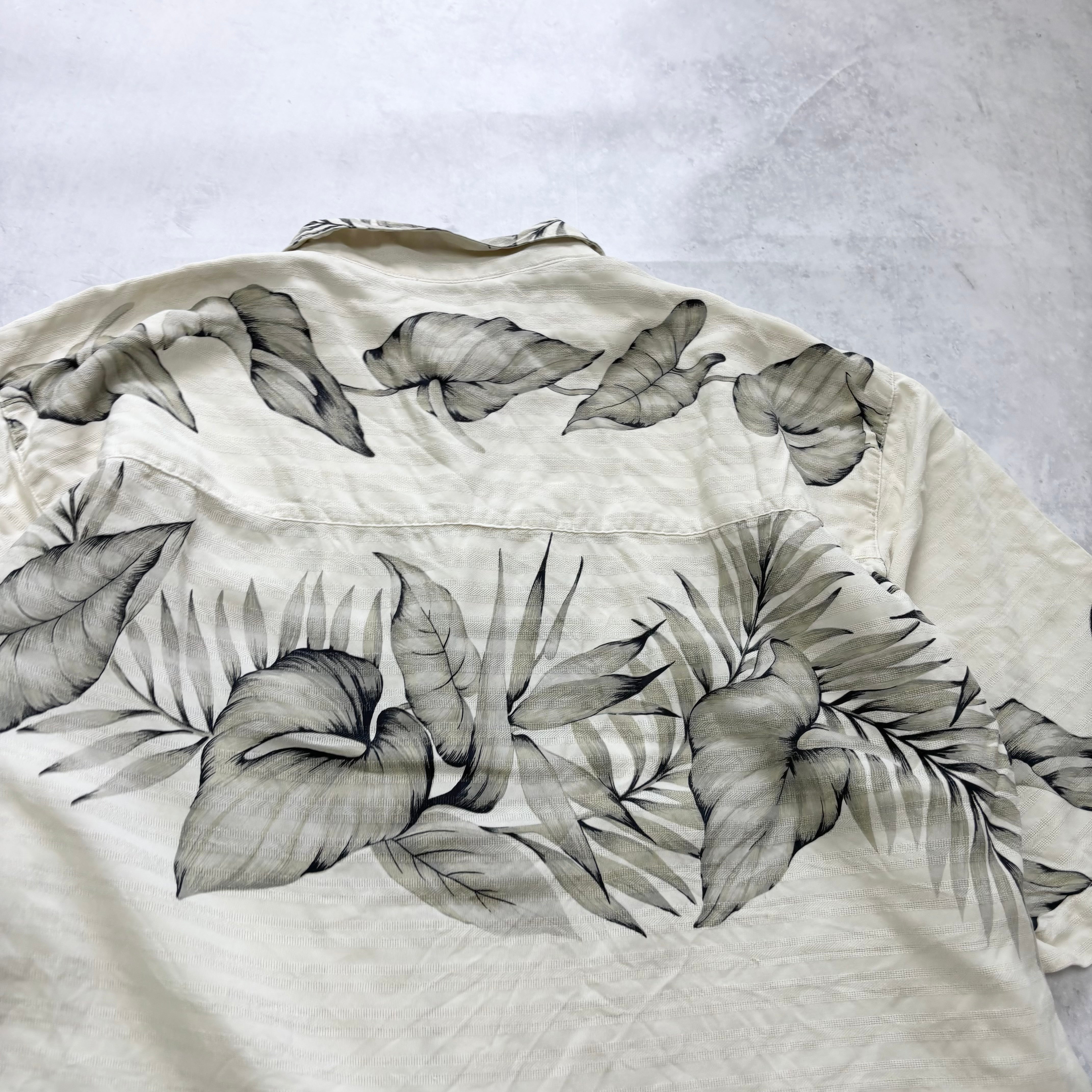 Vintage Hawaiian Shirt Mens Medium Cream Floral Aloha Short Sleeve Silk (E)