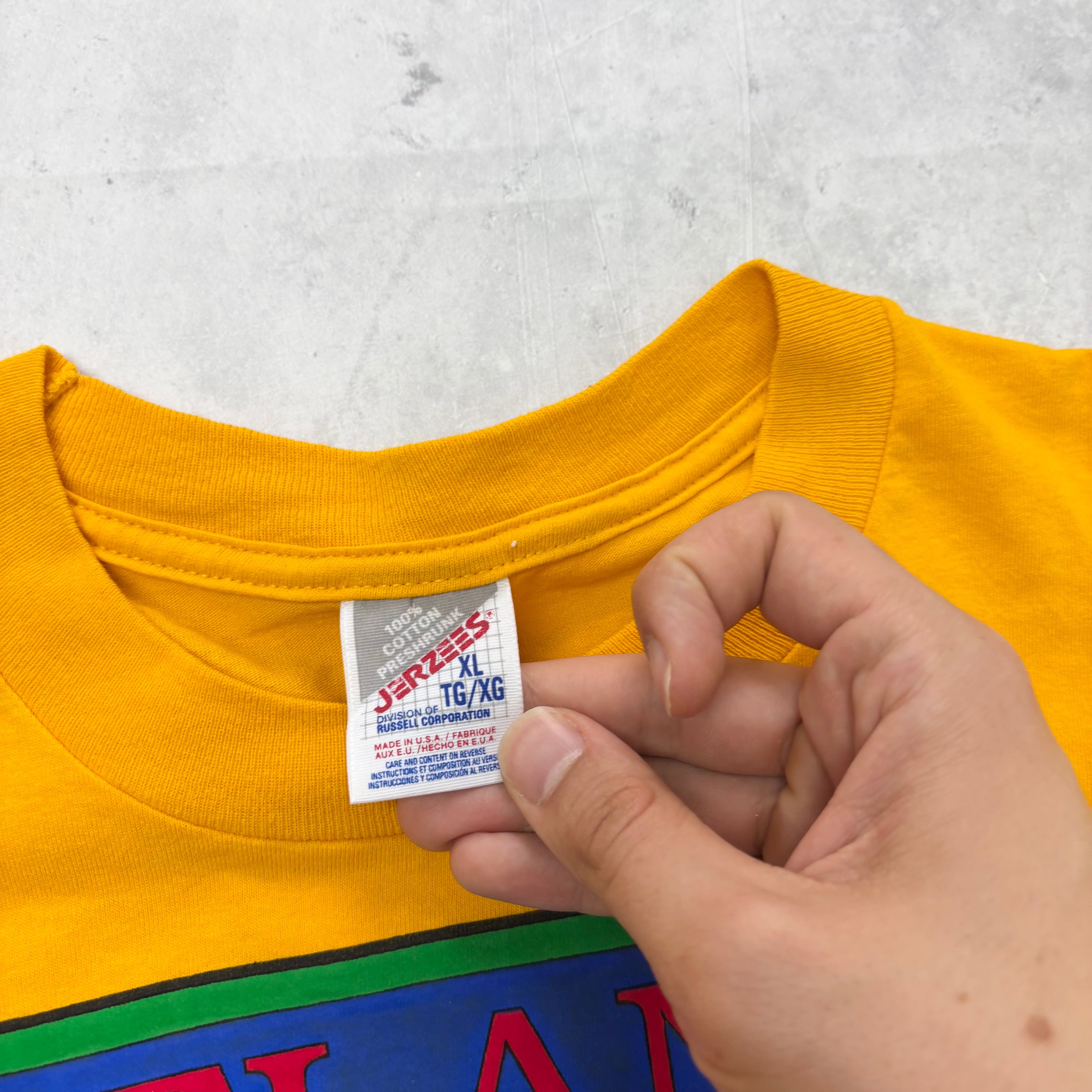 Vintage T Shirt Mens XL Yellow Graphic Print Y2K Tourist Atlanta (E)