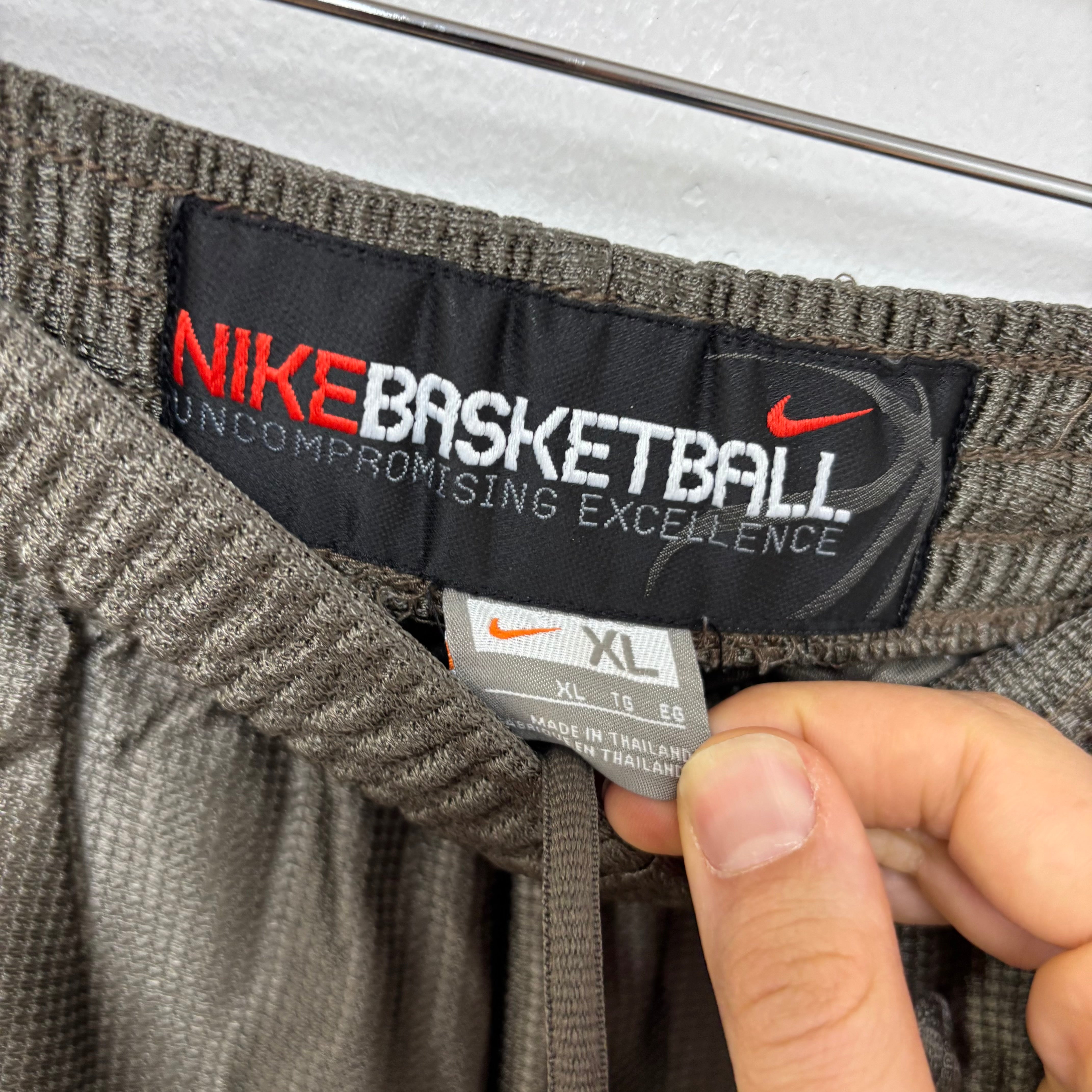 Nike Shorts Mens XL Brown Basketball Vintage Sports Gym Pockets (E)