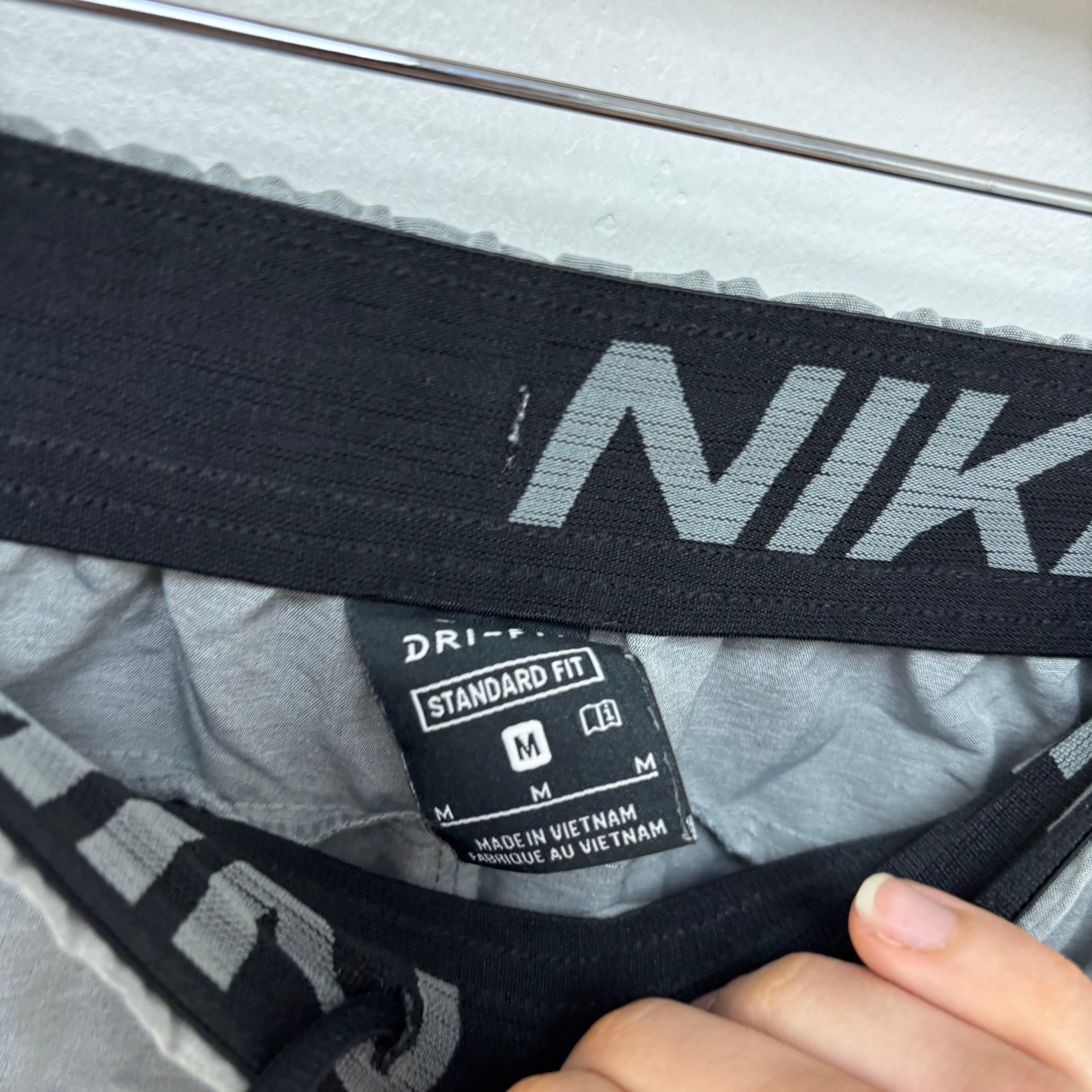 Nike Shorts Mens Medium Grey Dri Fit Running Sports Gym Athletic Pockets (E)