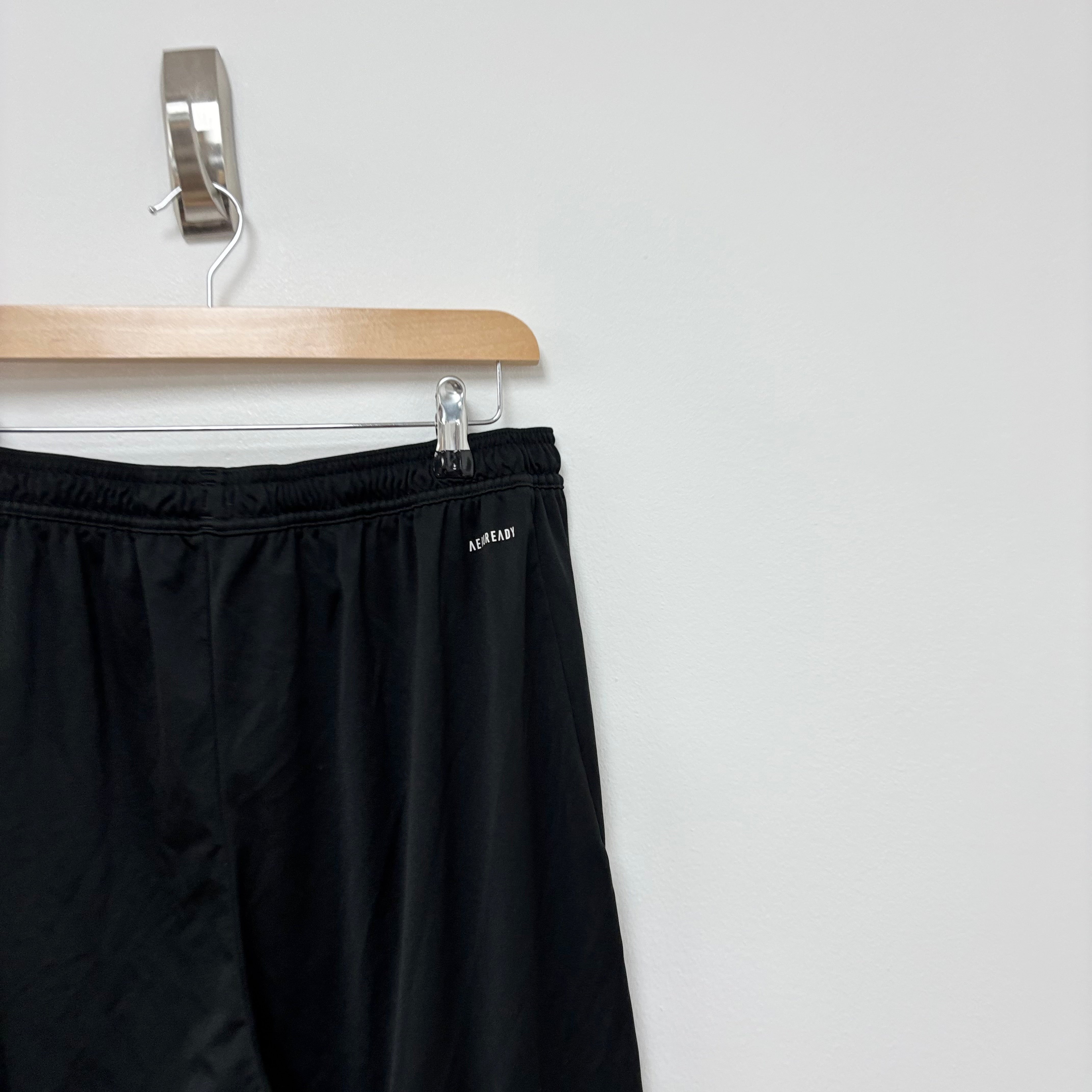 Adidas Shorts Mens XL Black Grey Sports Running Gym Athletic Aeroready