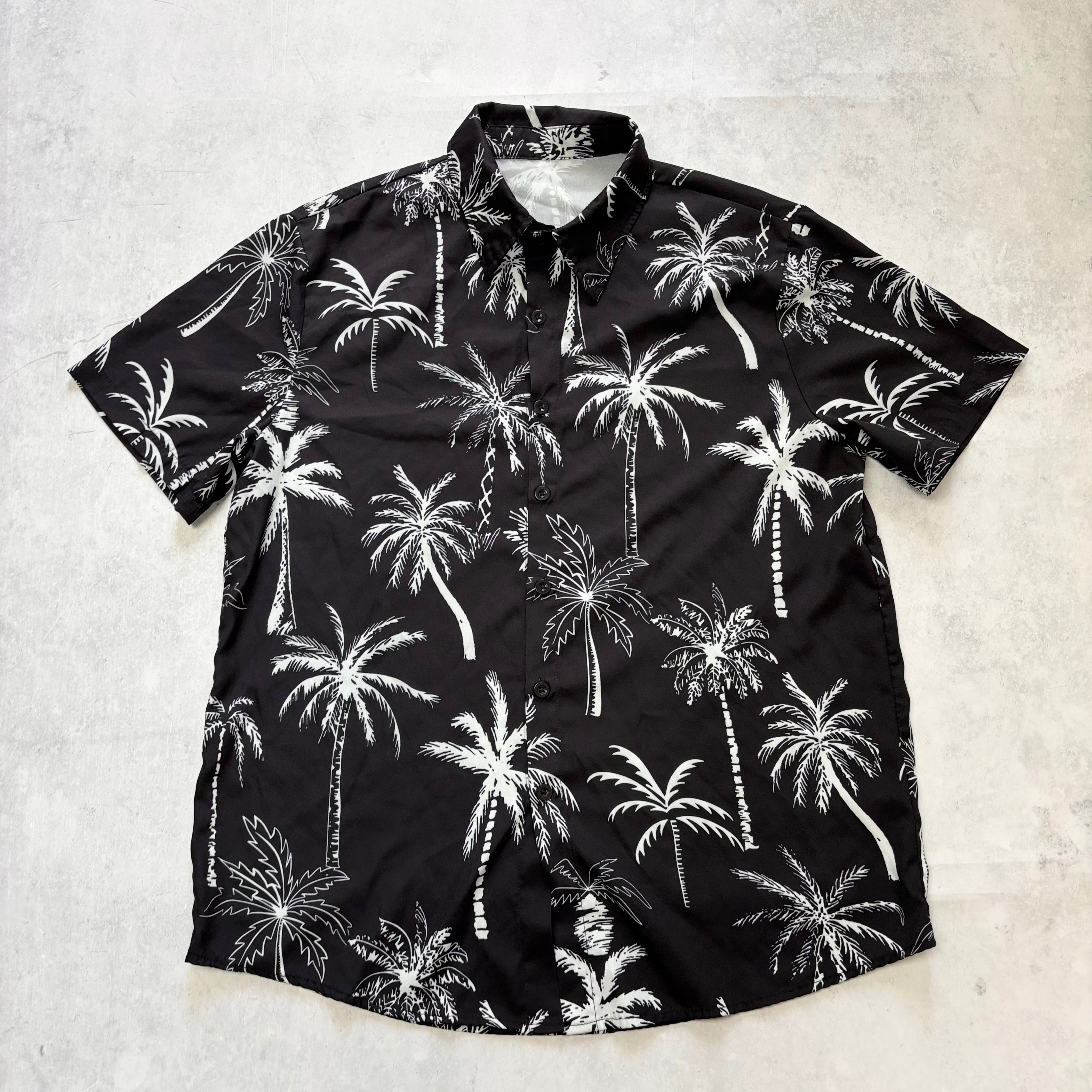 Hawaiian Shirt Mens Small Black Floral Aloha Short Sleeve Polyester (E)
