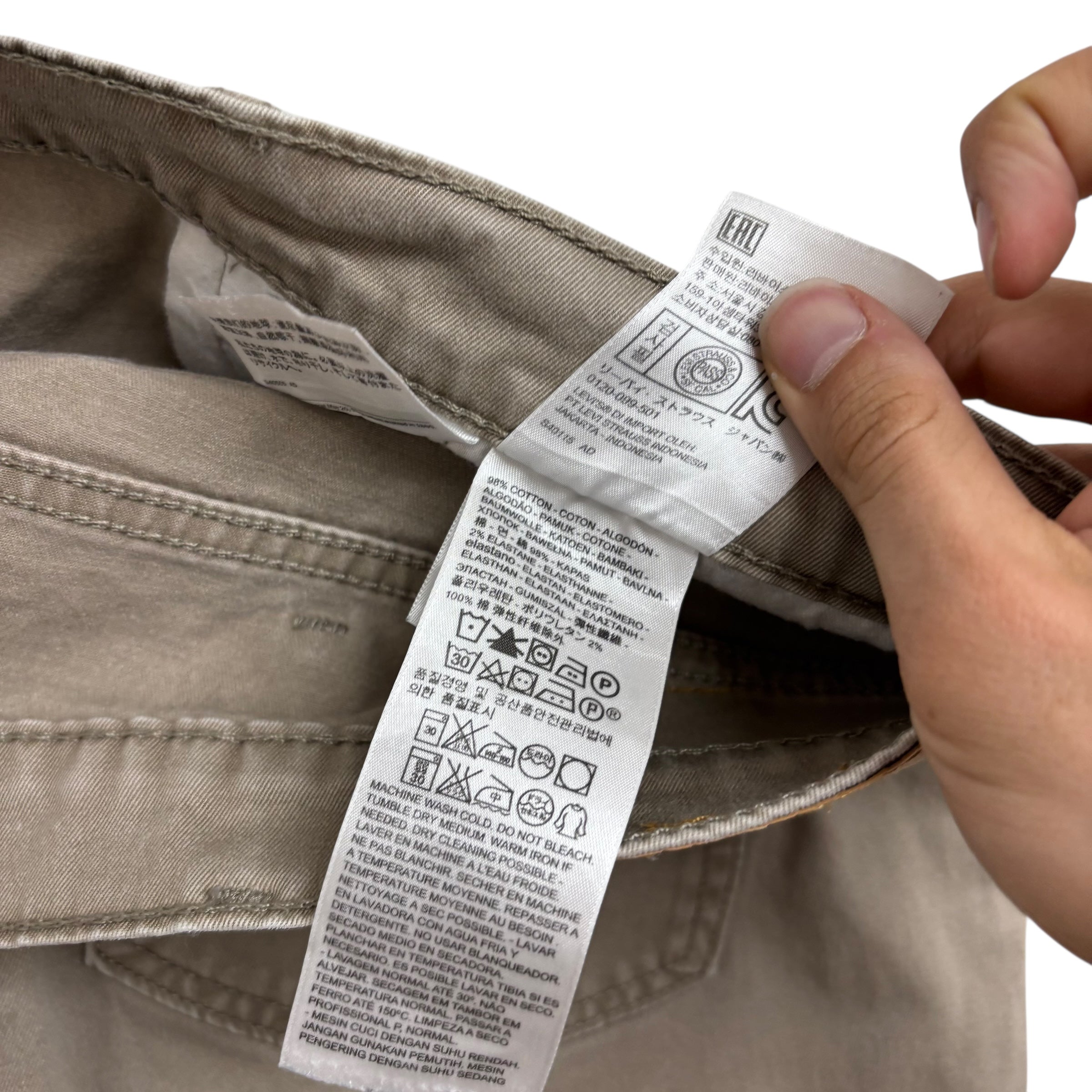 Levis 541 Trousers W42 L32 Mens Beige Athletic Tapered Fit Stretch Pants