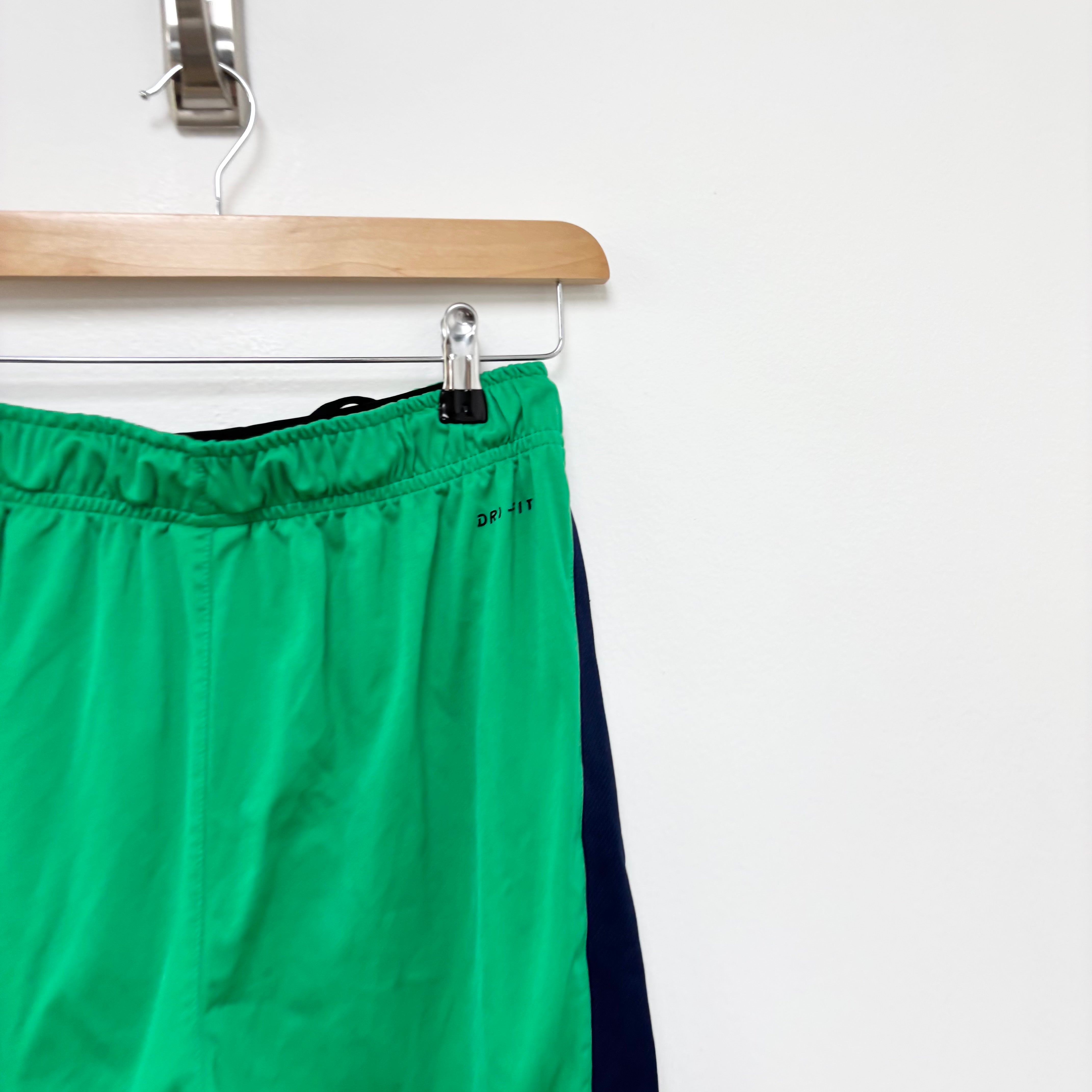 Nike Shorts Mens Small Green Dri Fit Running Sports Gym Athletic Pockets (E)