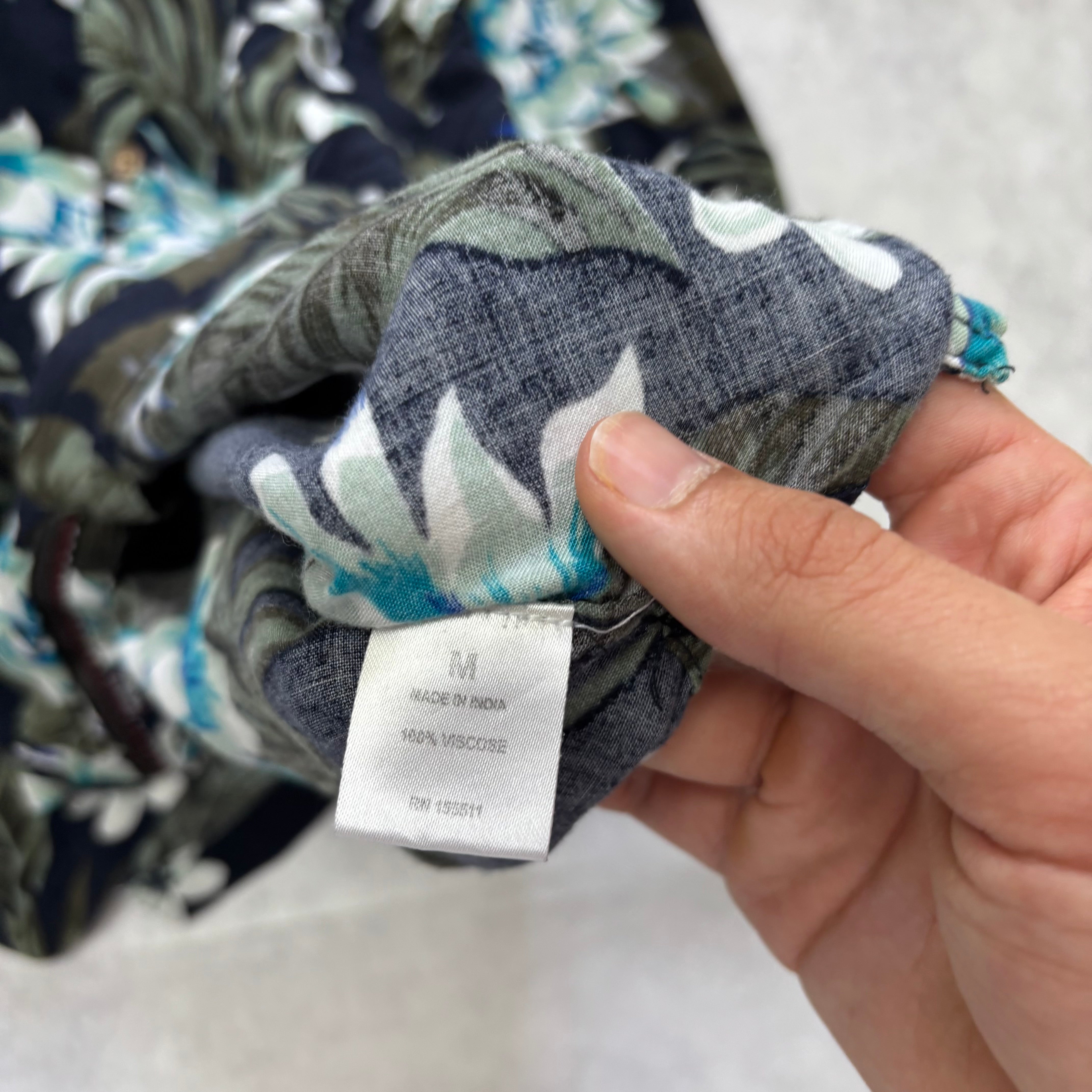 Hawaiian Shirt Mens Medium Navy Floral Aloha Short Sleeve Slim Fit (E)