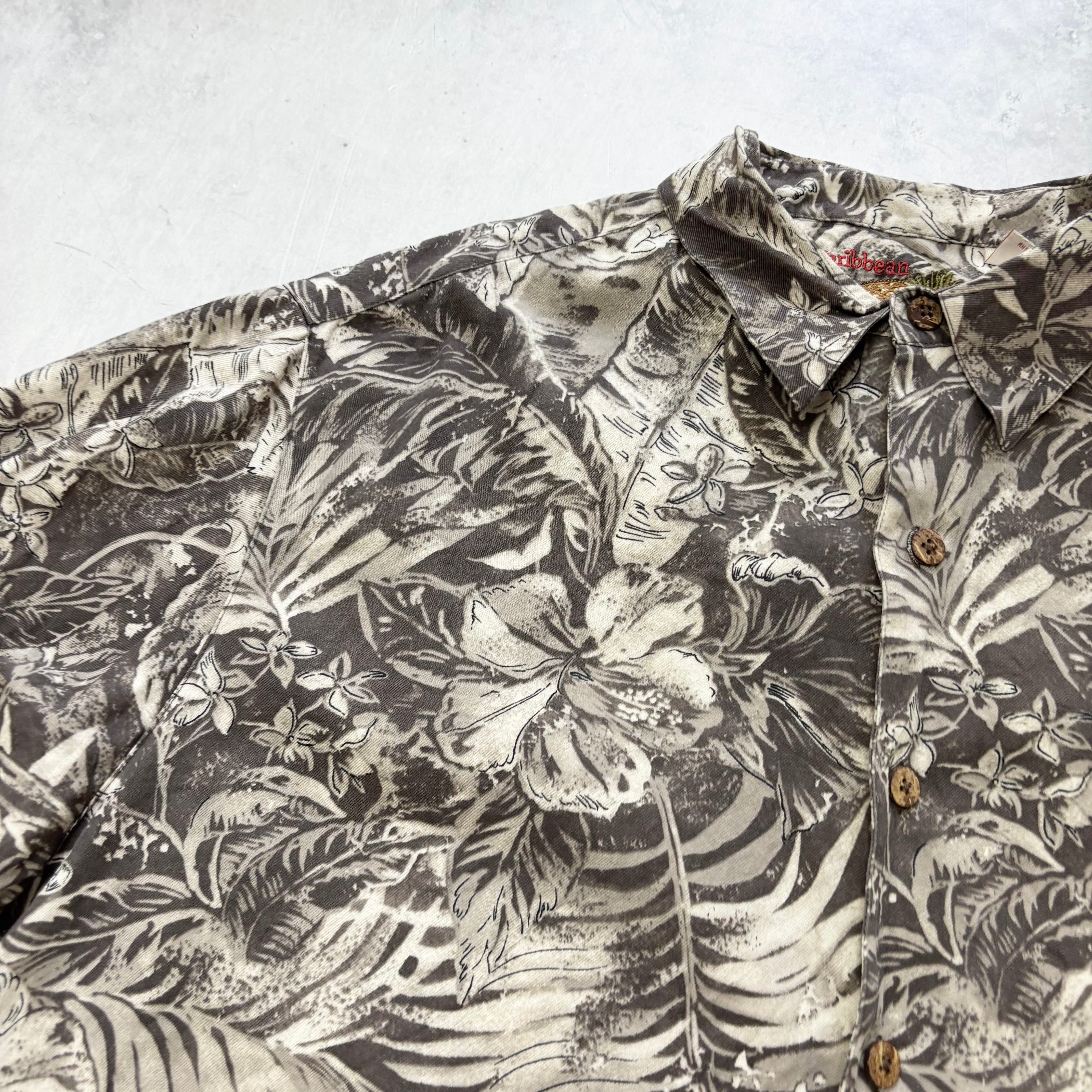 Vintage Hawaiian Shirt Mens XXL Grey Floral Aloha Short Sleeve Silk Blend (E)