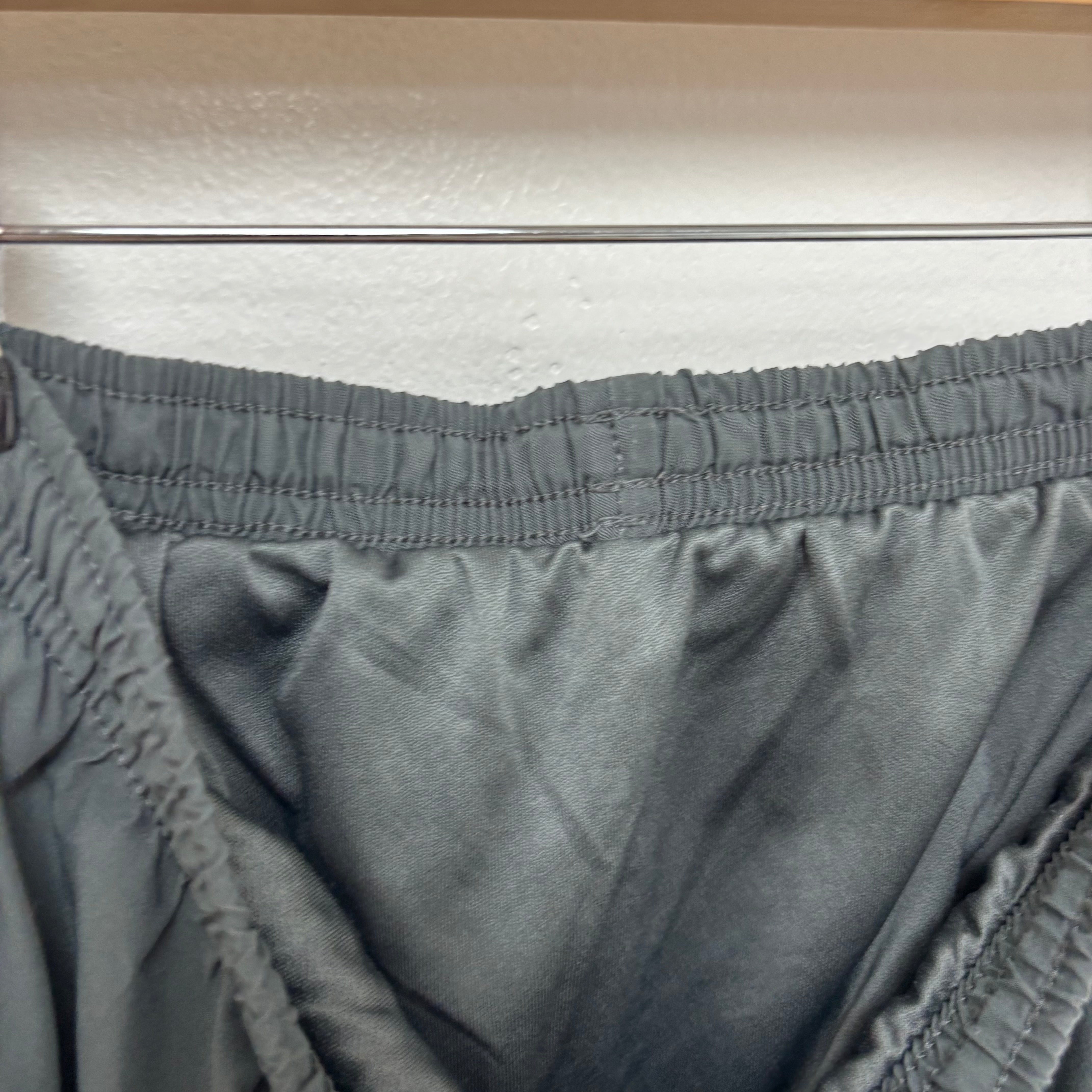 Nike Shorts Mens Large Grey Sports Running Gym Athletic Pockets Dri Fit