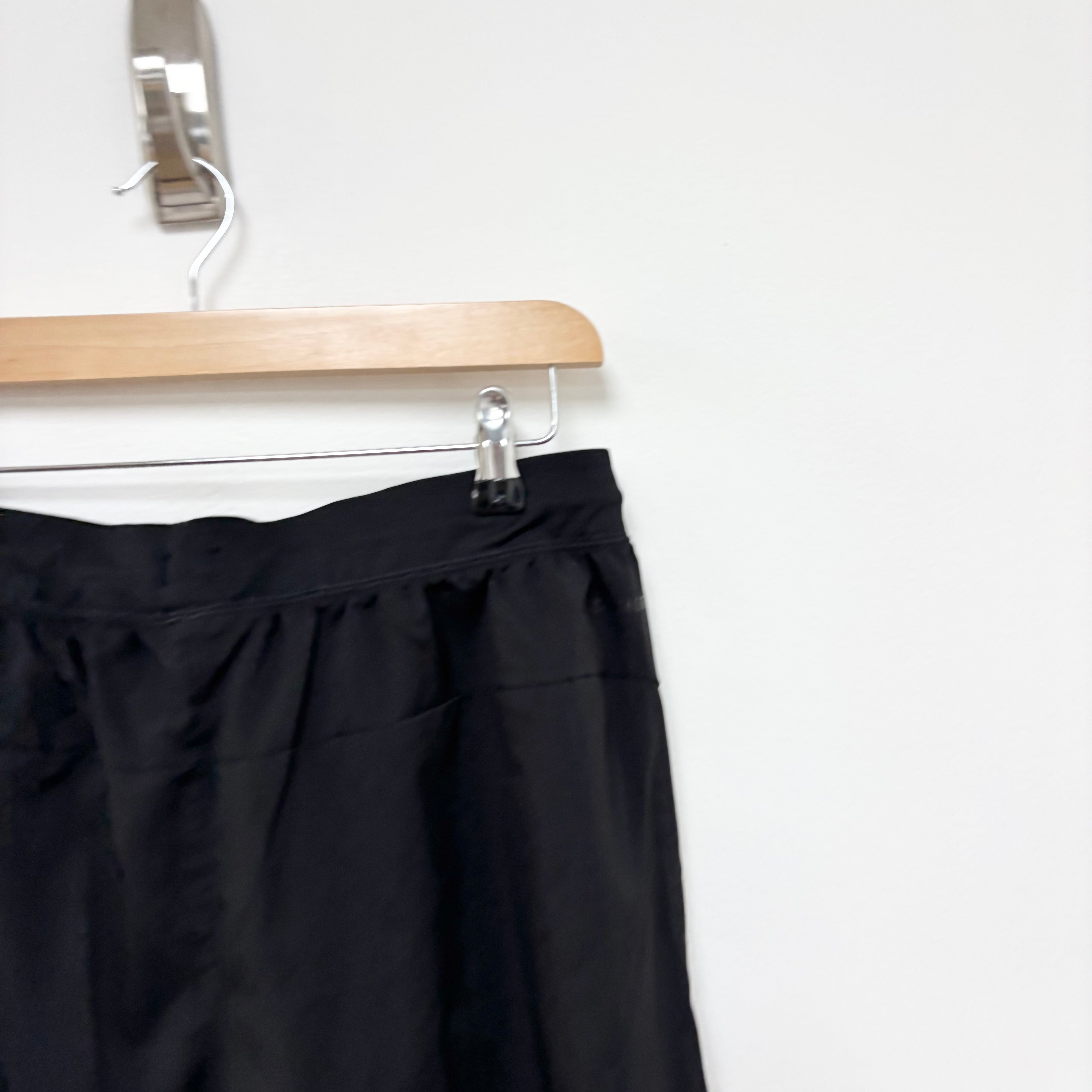 Adidas Shorts Mens Large Black Sports Running Gym Athletic Pockets (E)