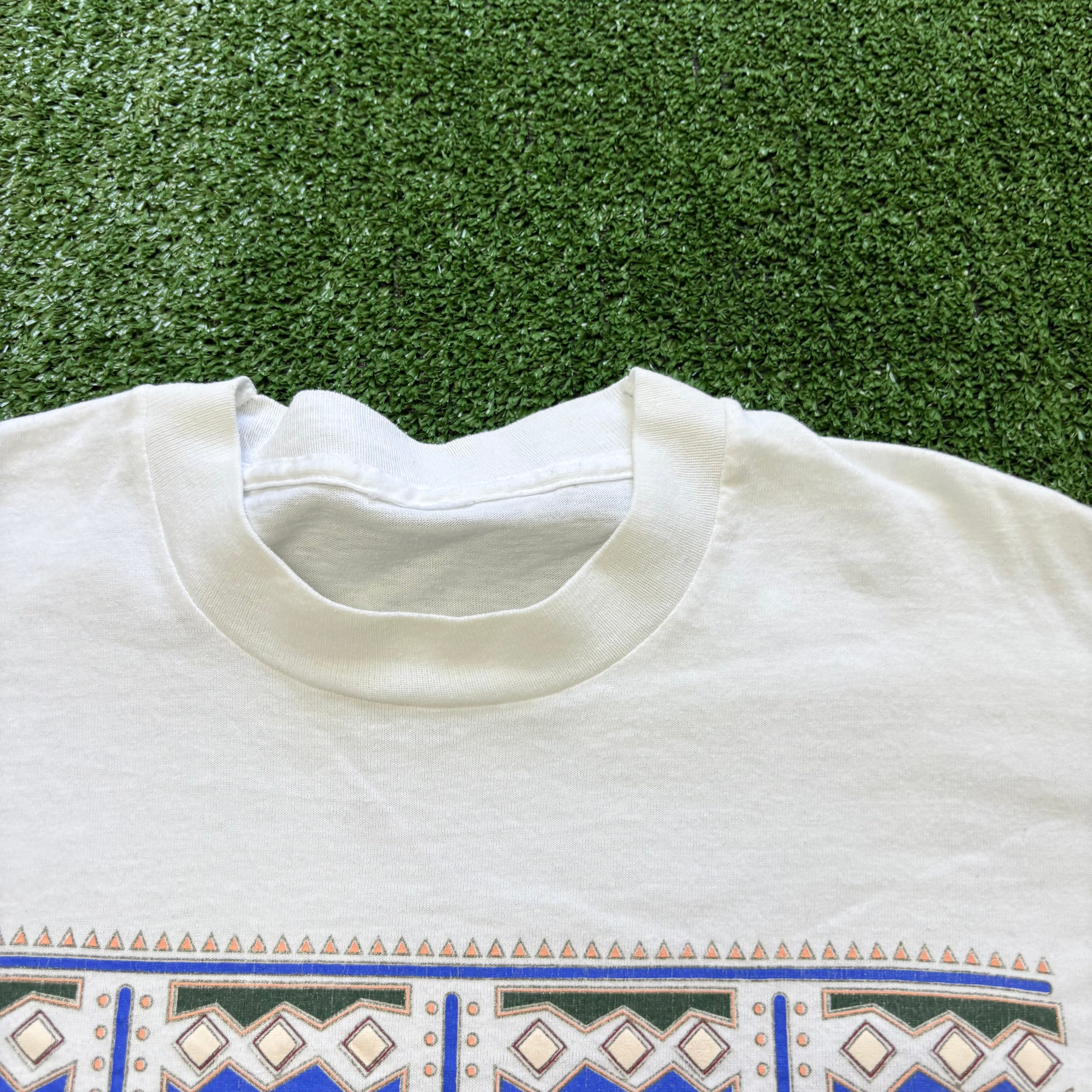 Vintage T Shirt Mens Medium White Single Stitch Graphic Print 90s USA Tourist