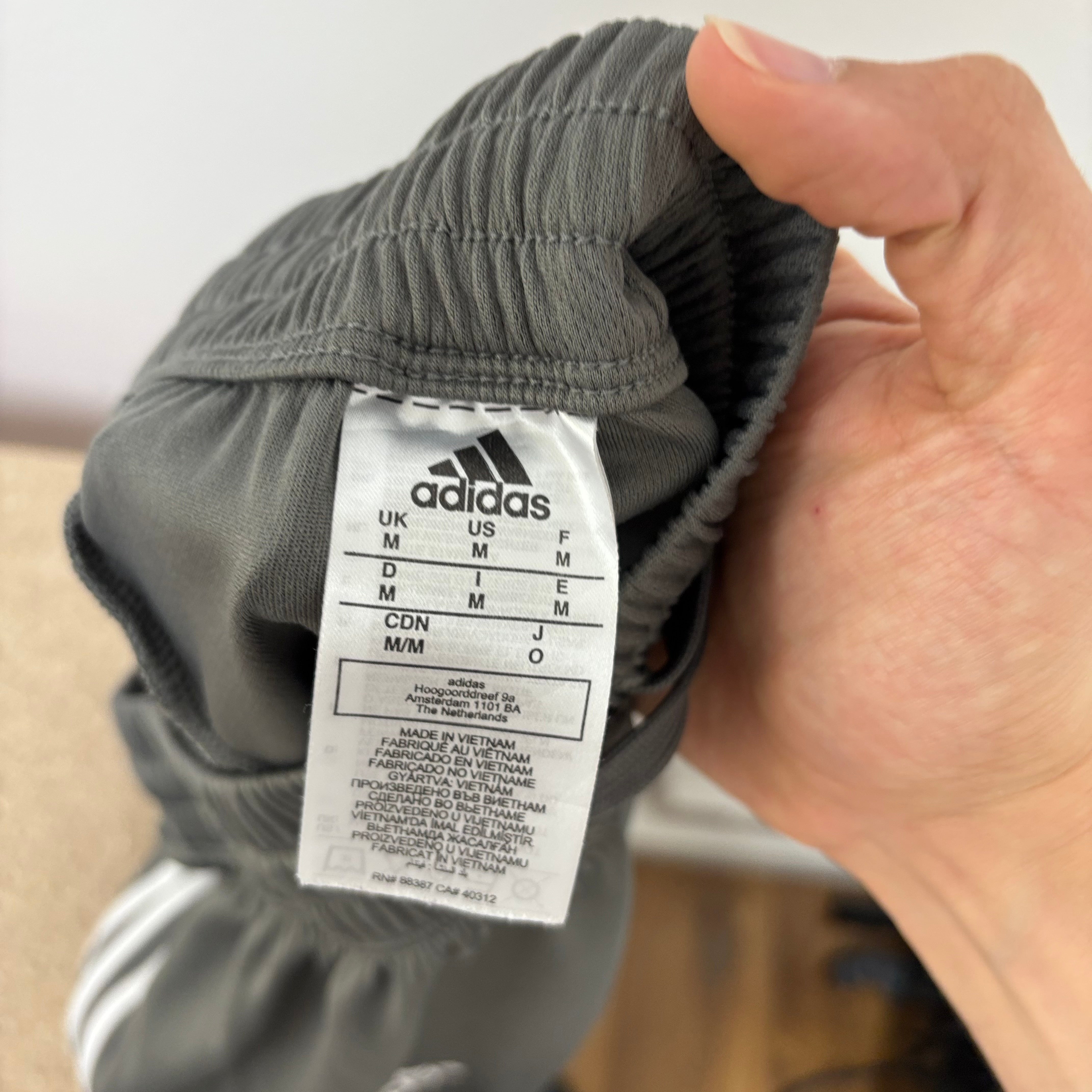 Adidas Shorts Mens Medium Grey Sports Running Gym Athletic Pockets