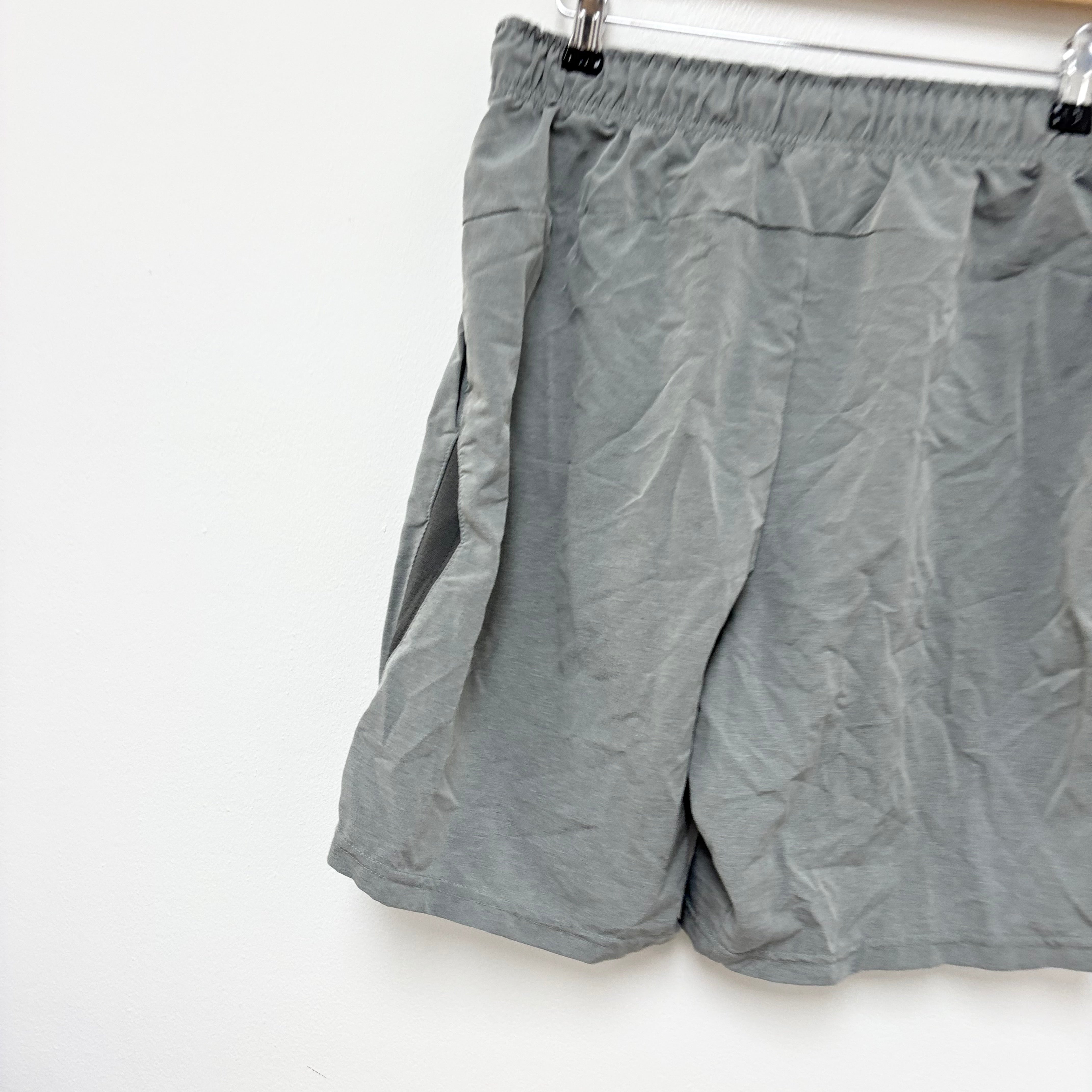 Nike Shorts Mens Medium Grey Dri Fit Running Sports Gym Athletic Pockets (E)