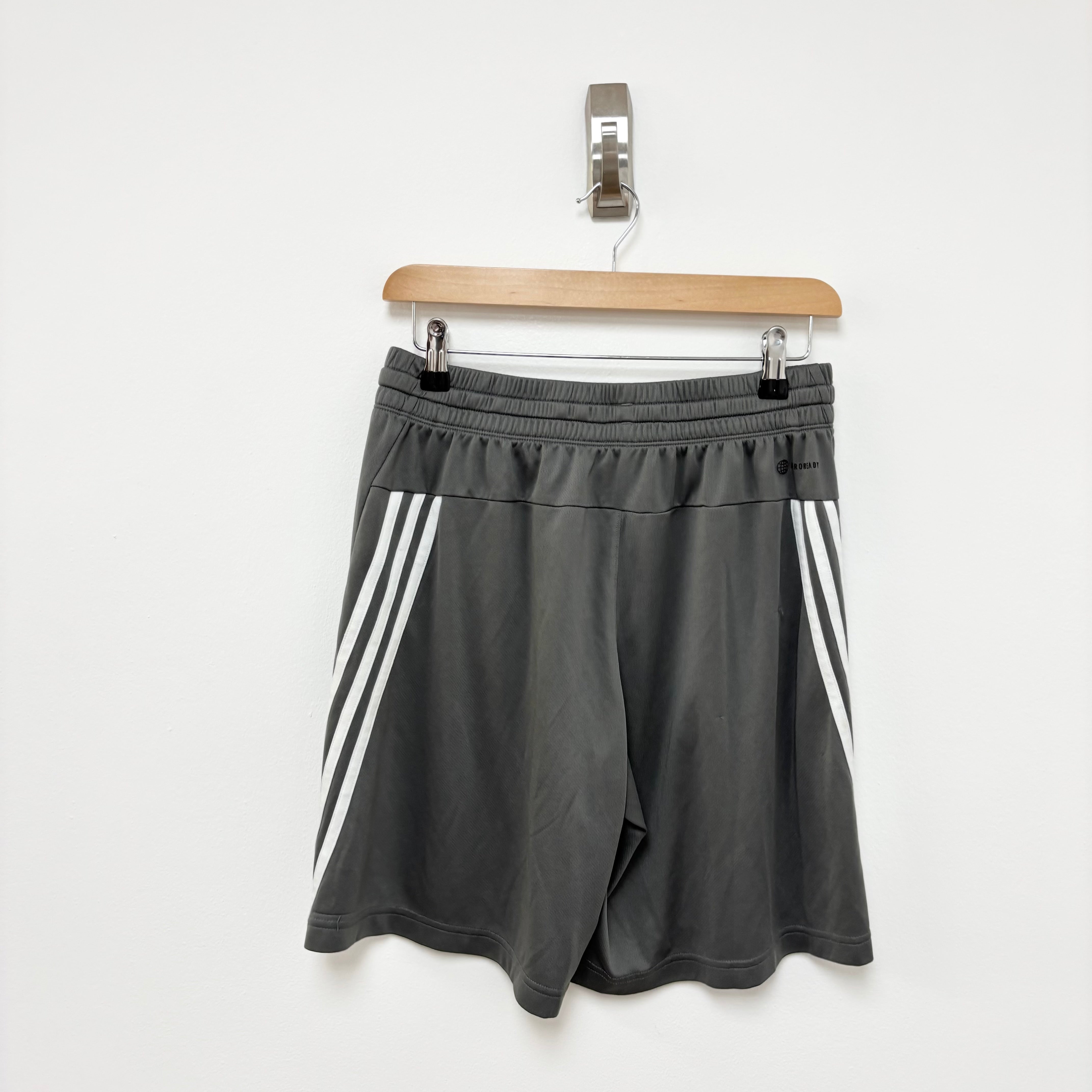Adidas Shorts Mens Medium Grey Sports Running Gym Athletic Pockets