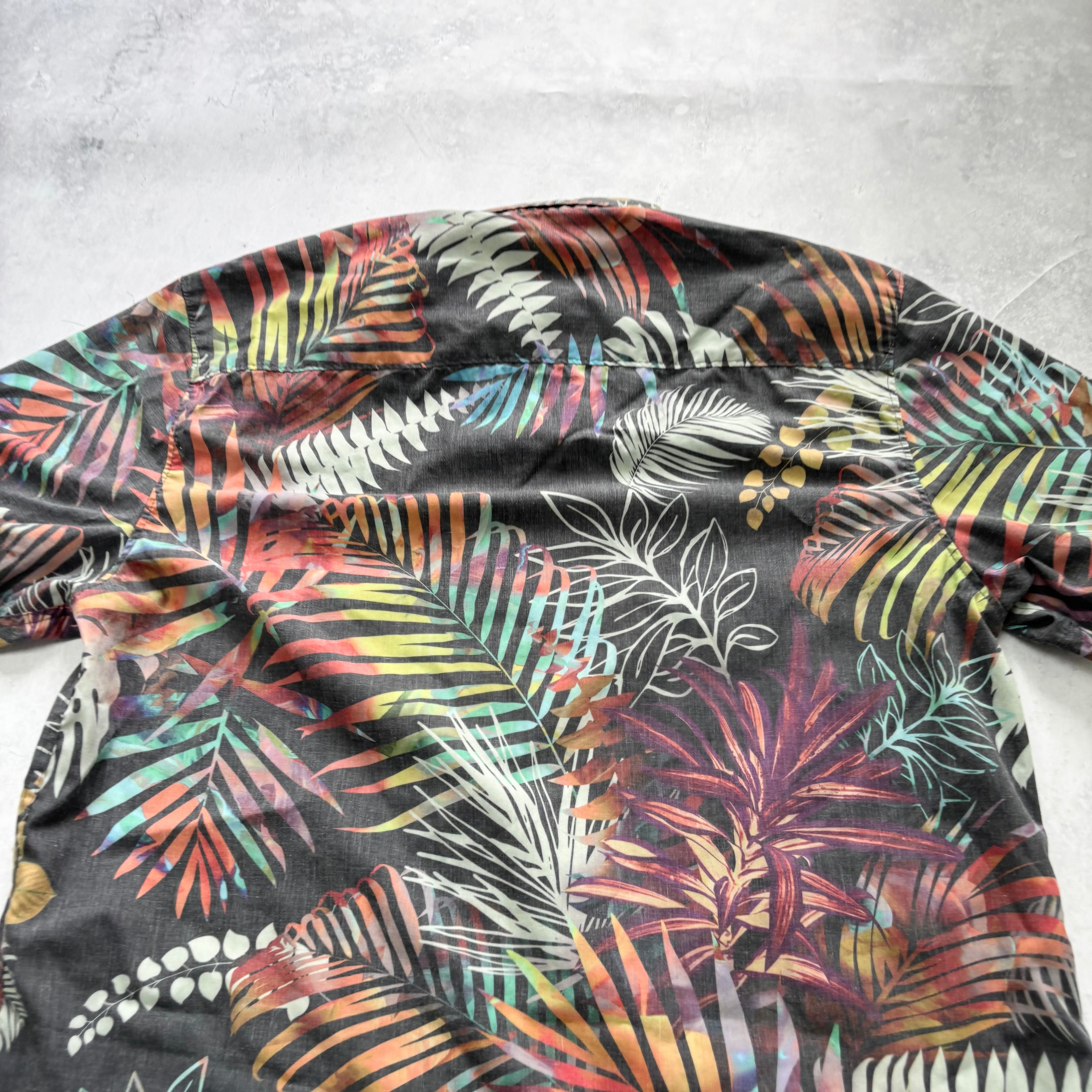 O'Neill Hawaiian Shirt Mens XL Grey Floral Aloha Short Sleeve Polyester Surf (E)