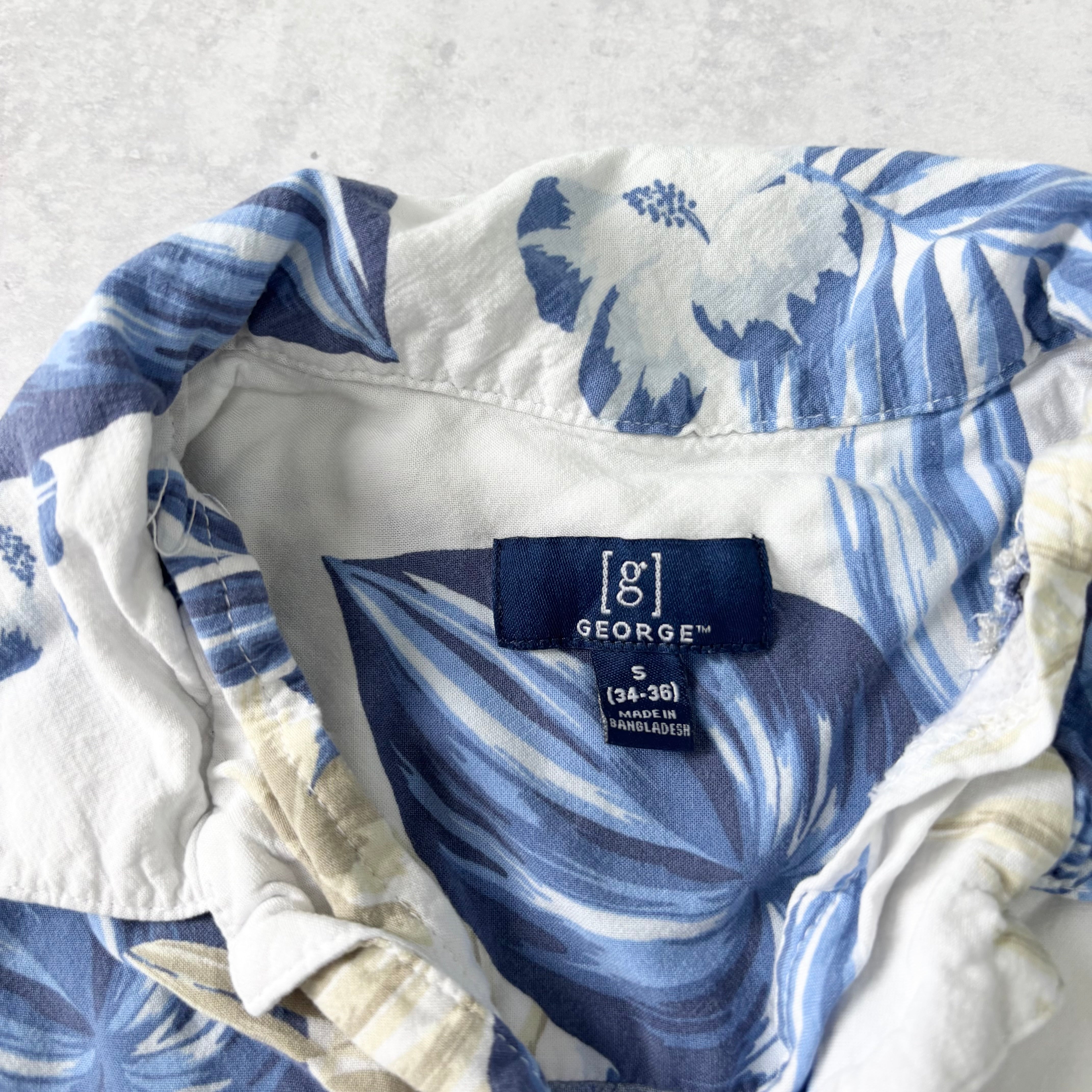 Hawaiian Shirt Mens Small White Blue Floral Aloha Short Sleeve George (E)
