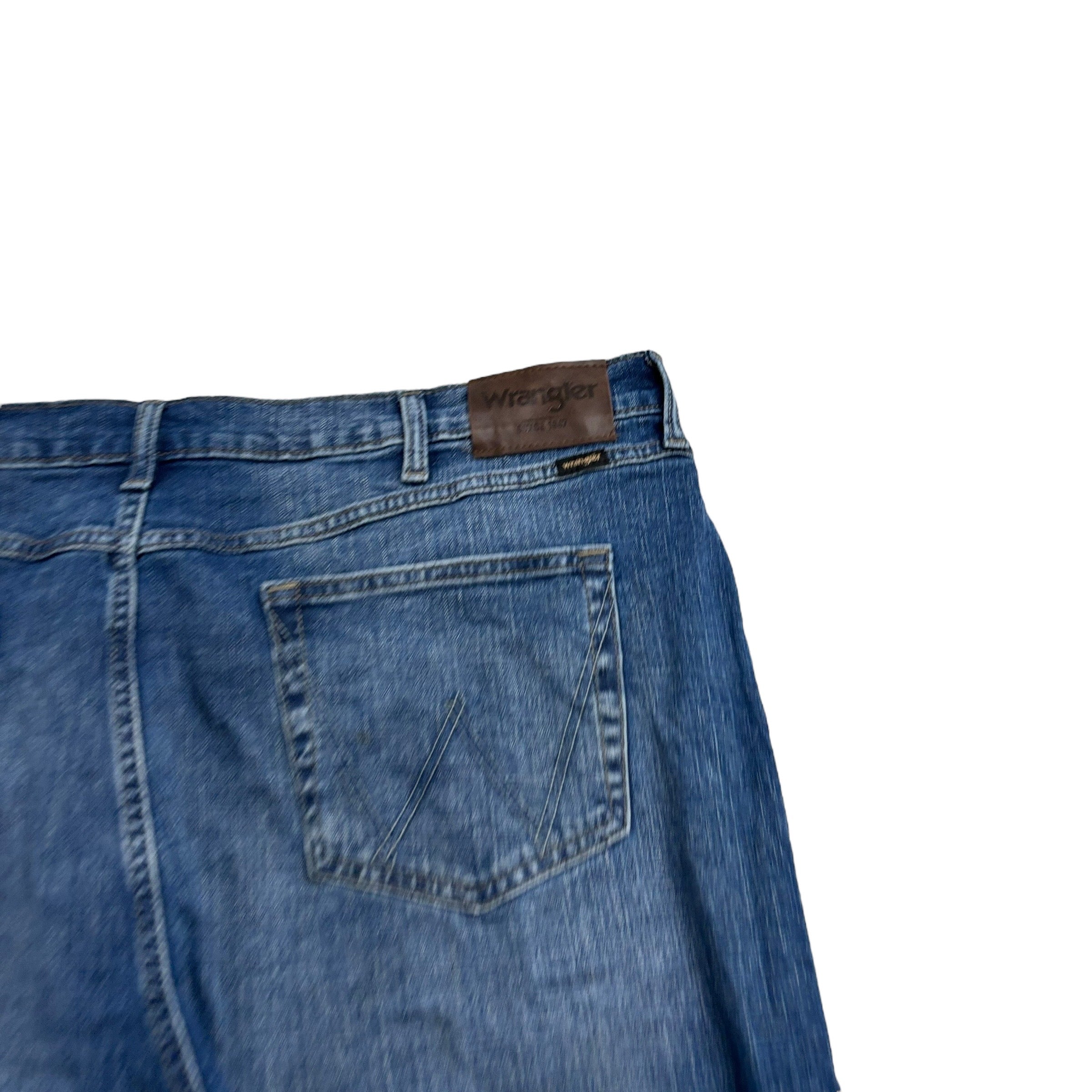 Wrangler Jeans W42 L30 Mens Mid Blue Relaxed Straight Fit Stretch Denim (E)