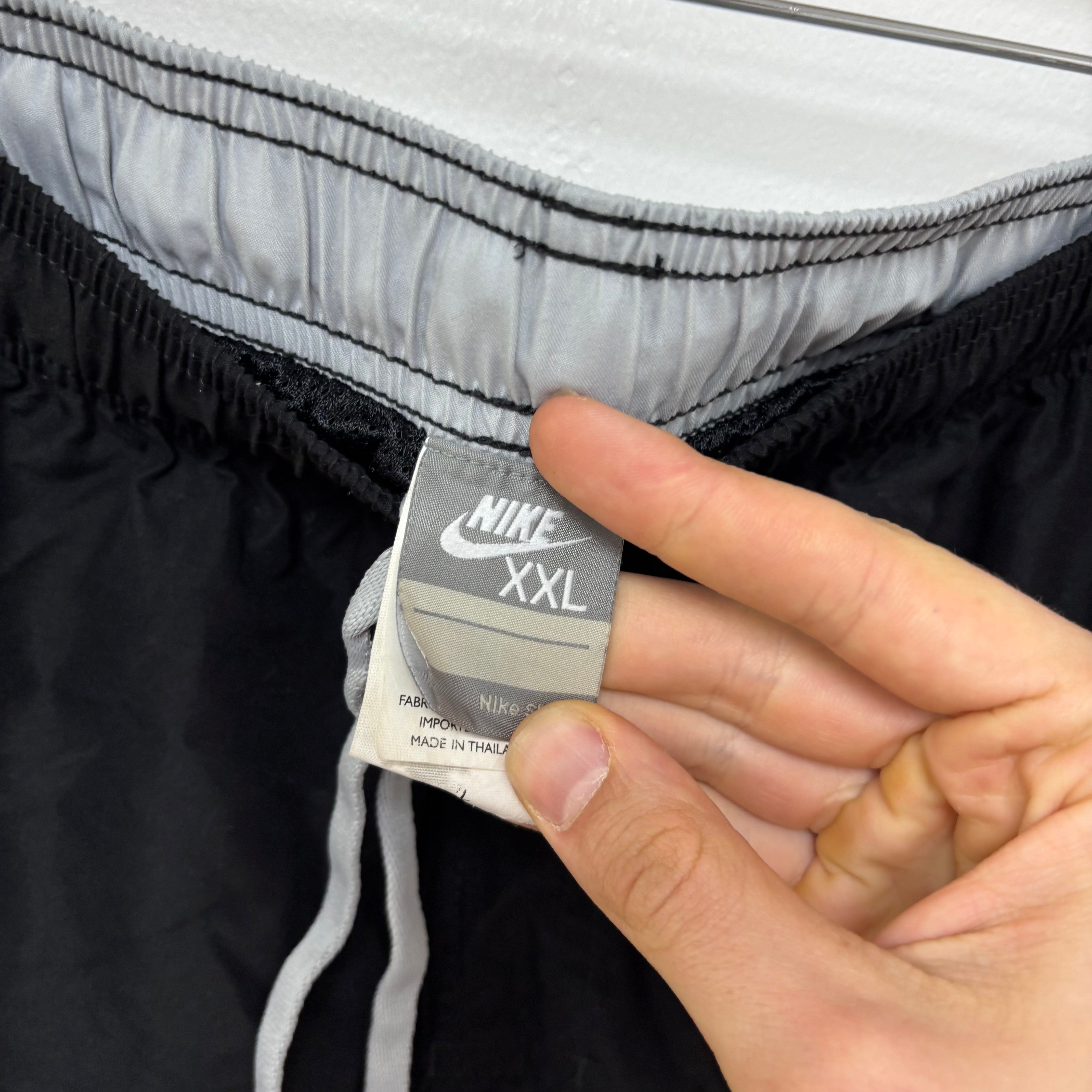 Nike Shorts Mens XXL Black Running Sports Gym Athletic Pockets Vintage (E)