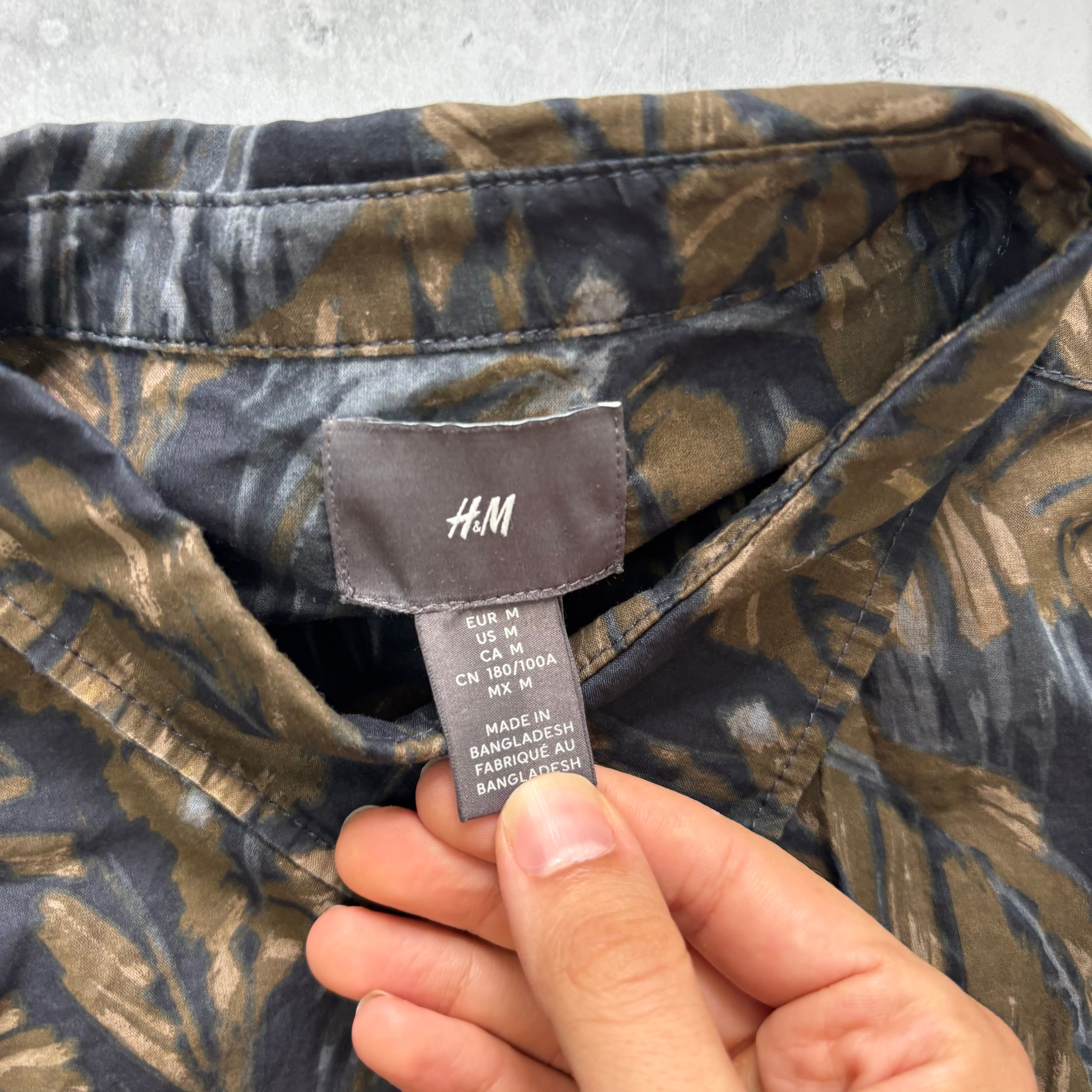H&M Hawaiian Shirt Mens Medium Floral Aloha Short Sleeve Cotton (E)