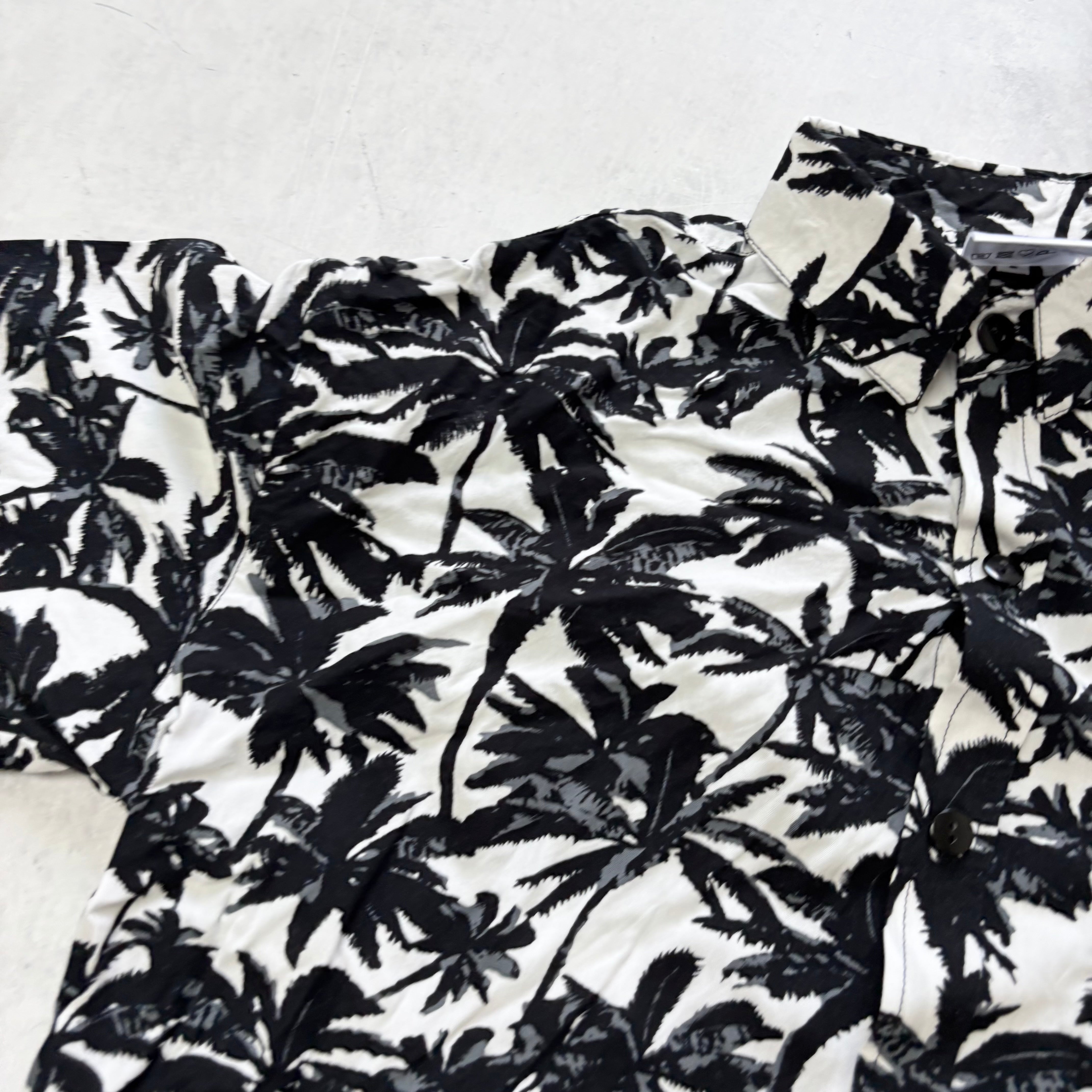 Hawaiian Shirt Mens Medium White Floral Aloha Short Sleeve (E)