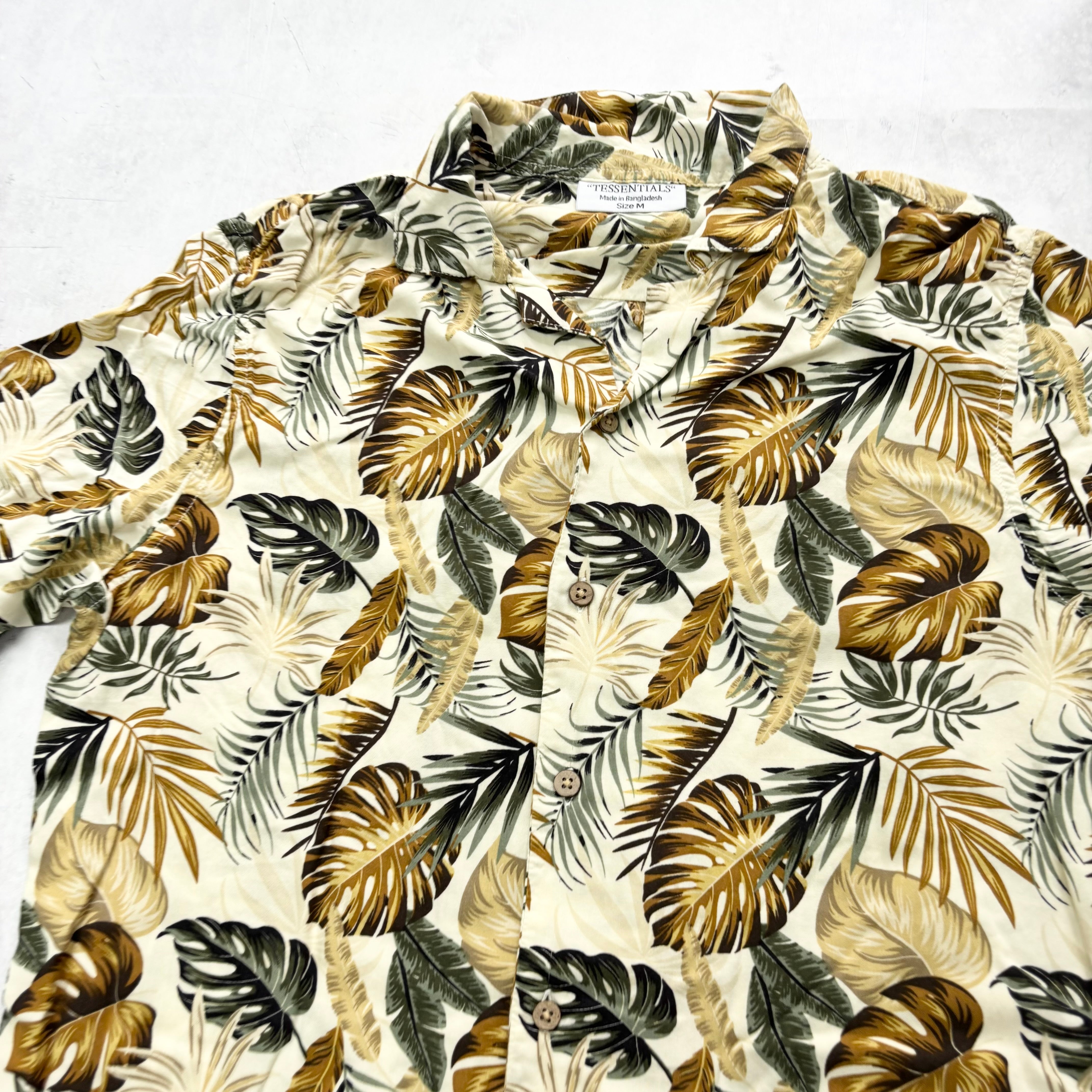 Hawaiian Shirt Mens Medium Yellow Floral Aloha Short Sleeve Viscose (E)