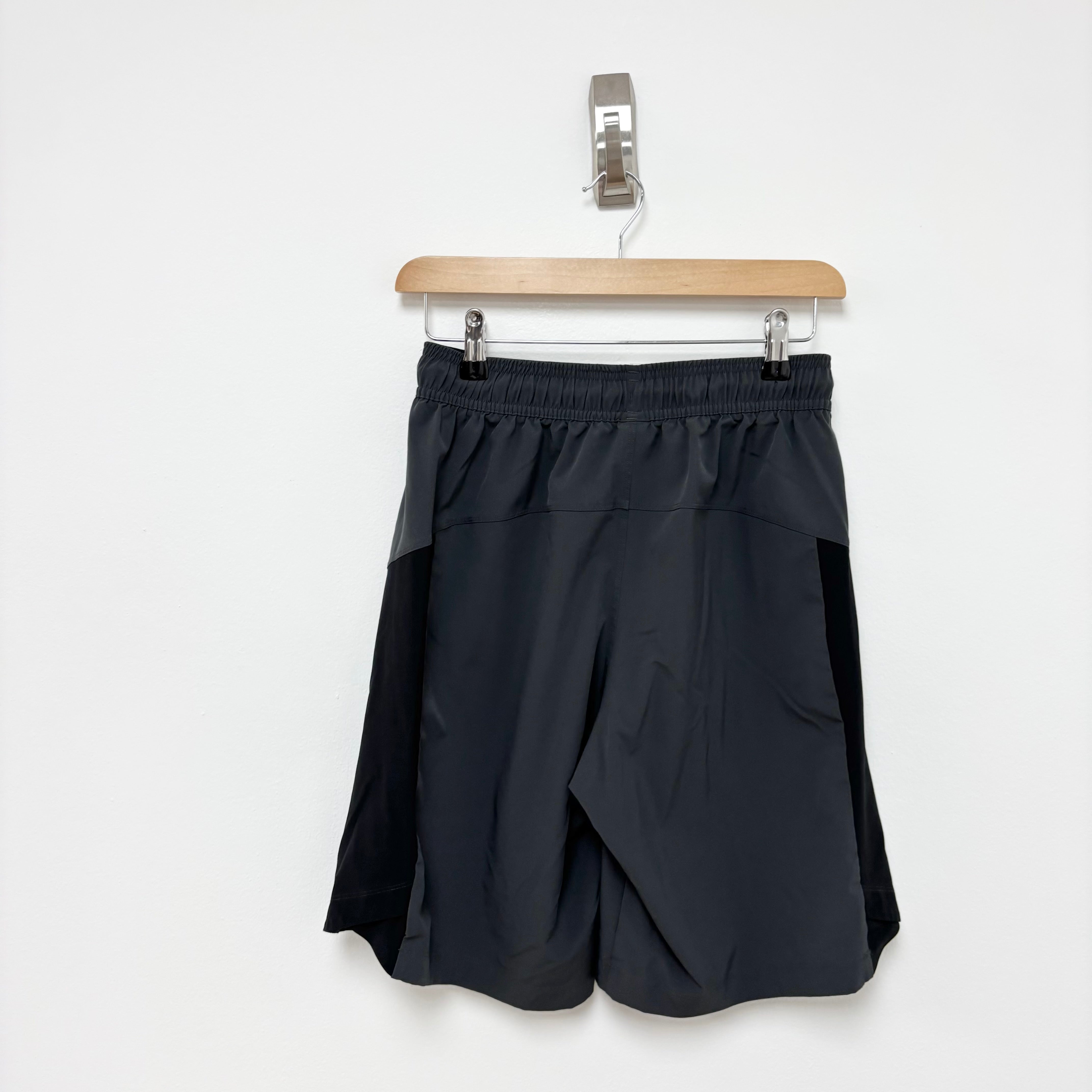 Adidas Shorts Mens Small Grey Sports Running Gym Athletic Pockets (E)